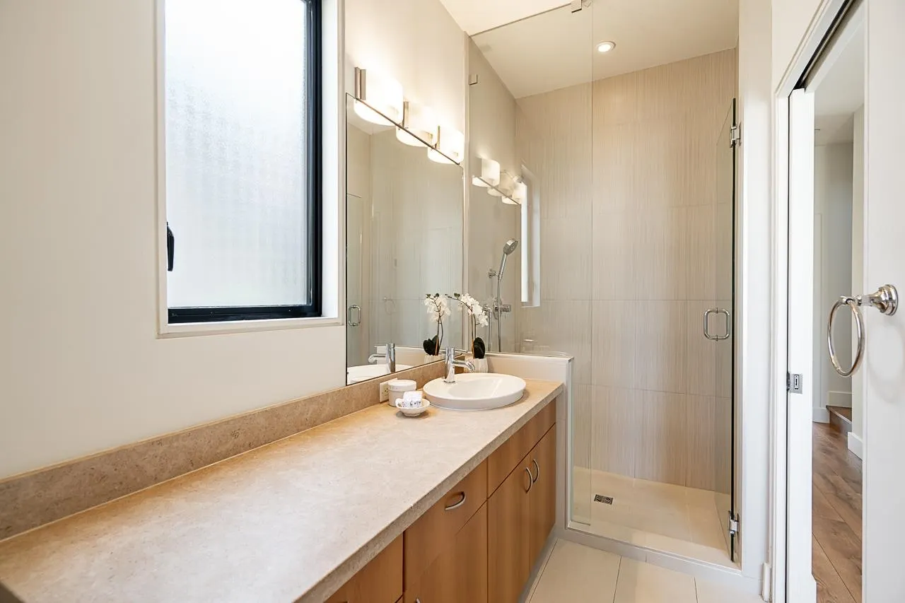 1425 W 11th Avenue #1