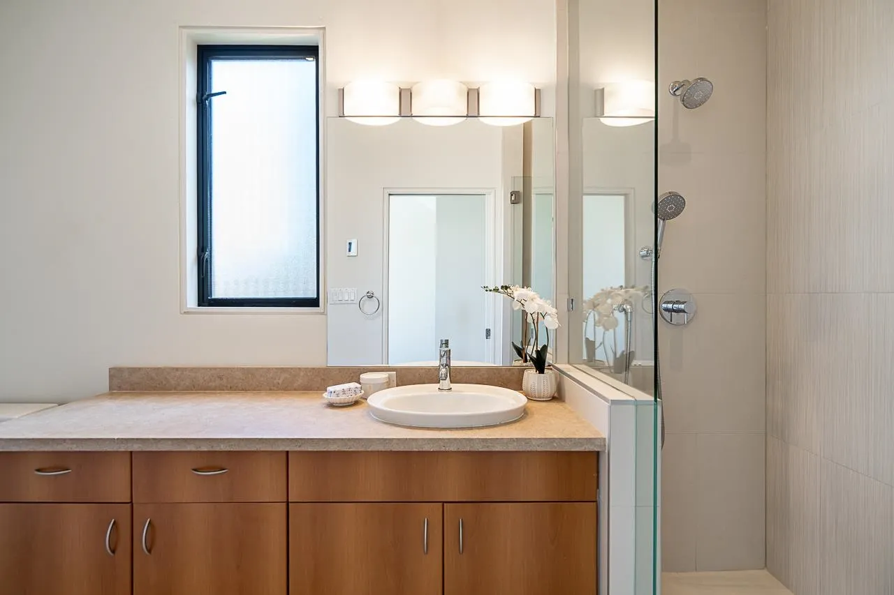 1425 W 11th Avenue #1