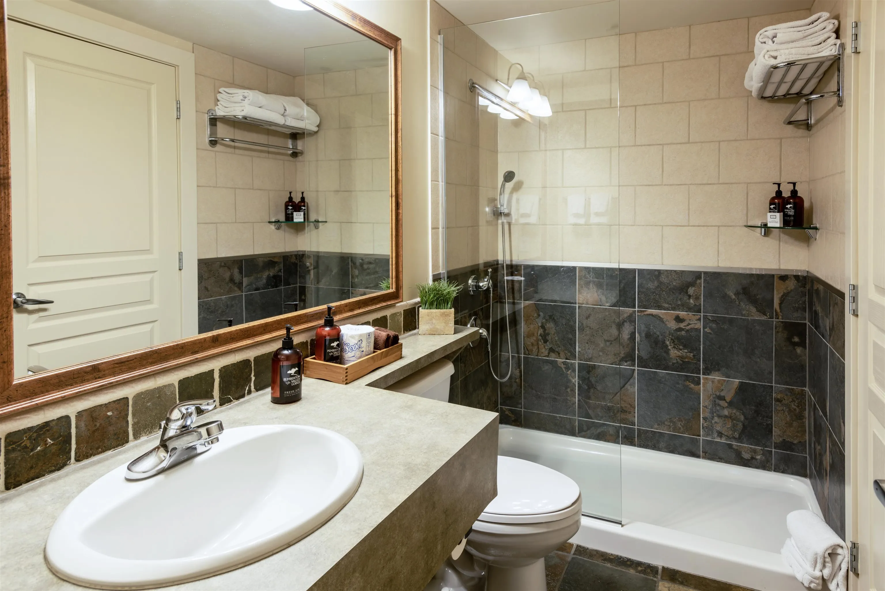1490 Highway 99 #124