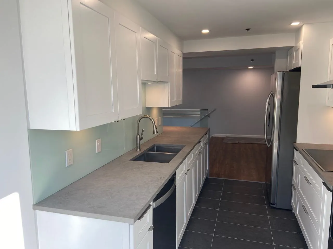 289 Drake Street #701