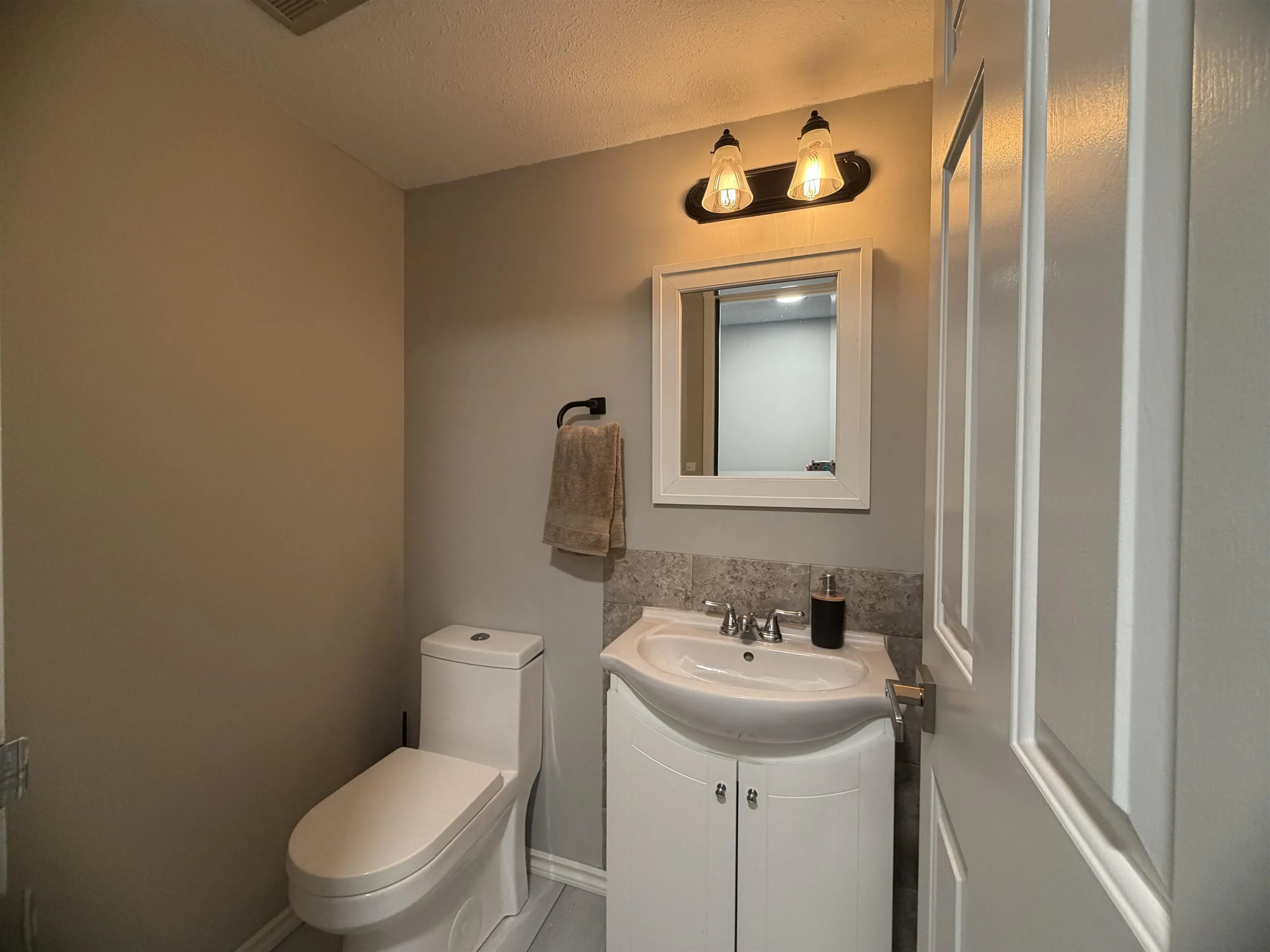 7486 138 Street #165