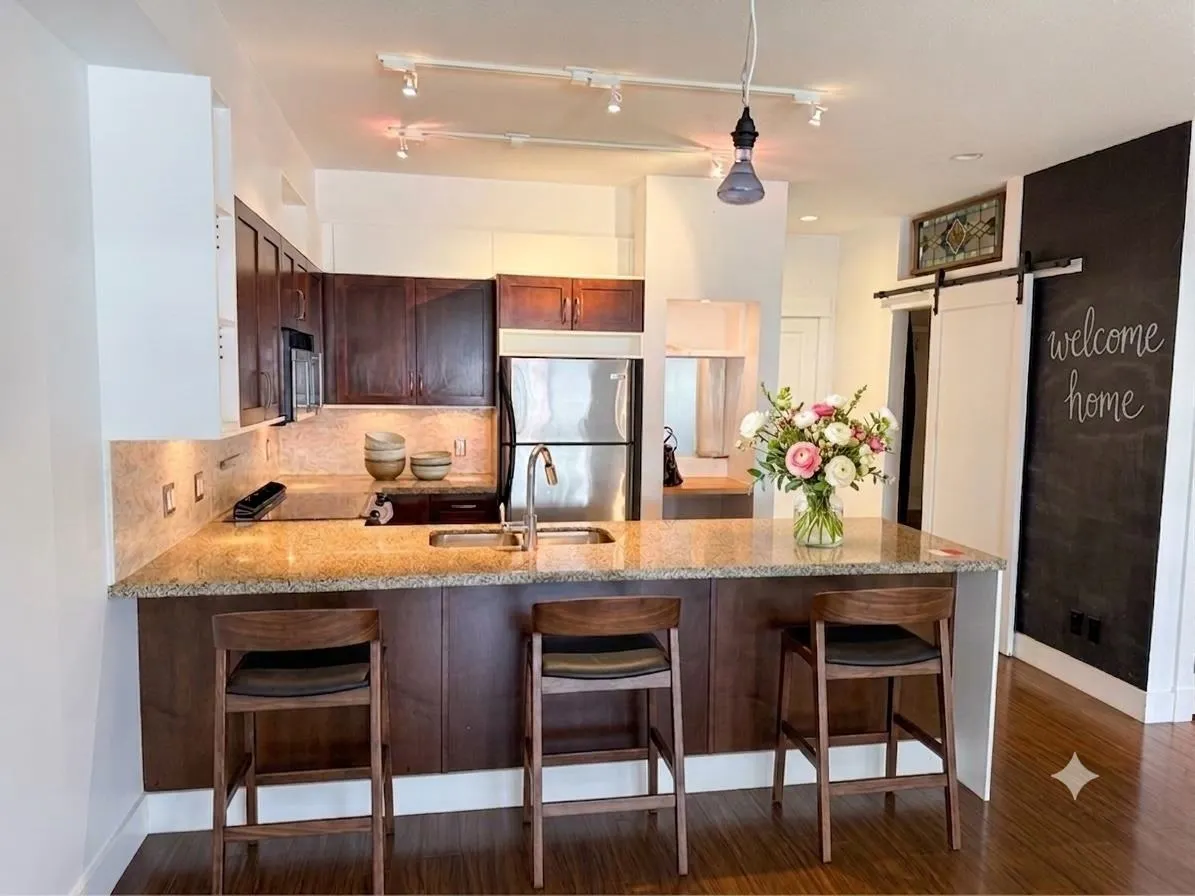 1336 Main Street #207