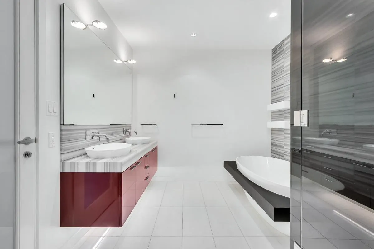277 Thurlow Street #1701