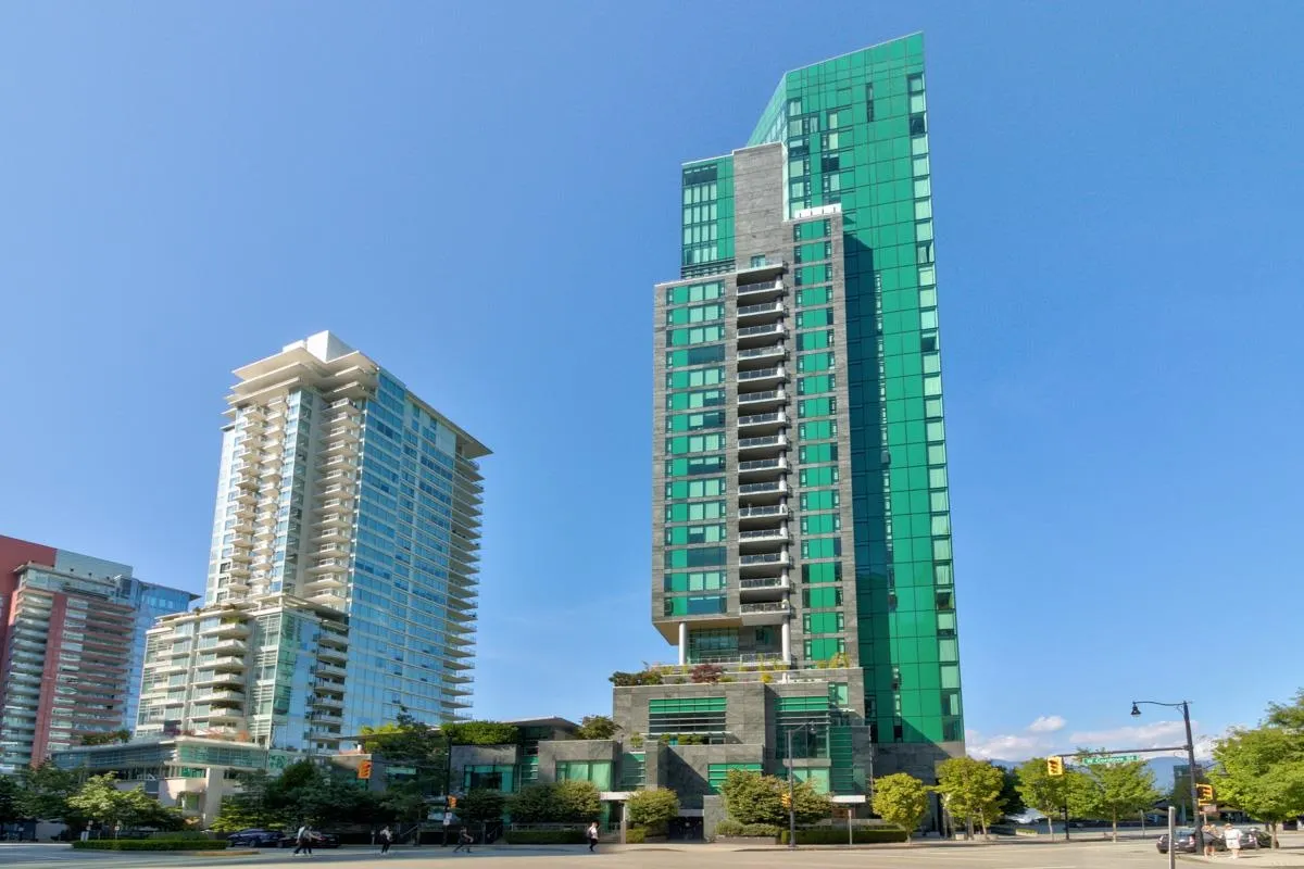 277 Thurlow Street #1701