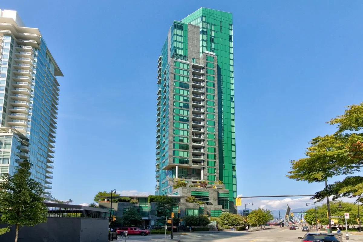 277 Thurlow Street #1701