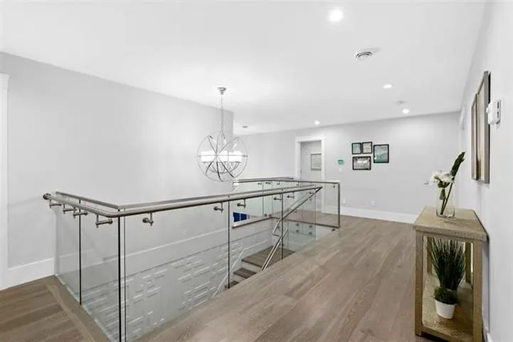 338 Mundy Street