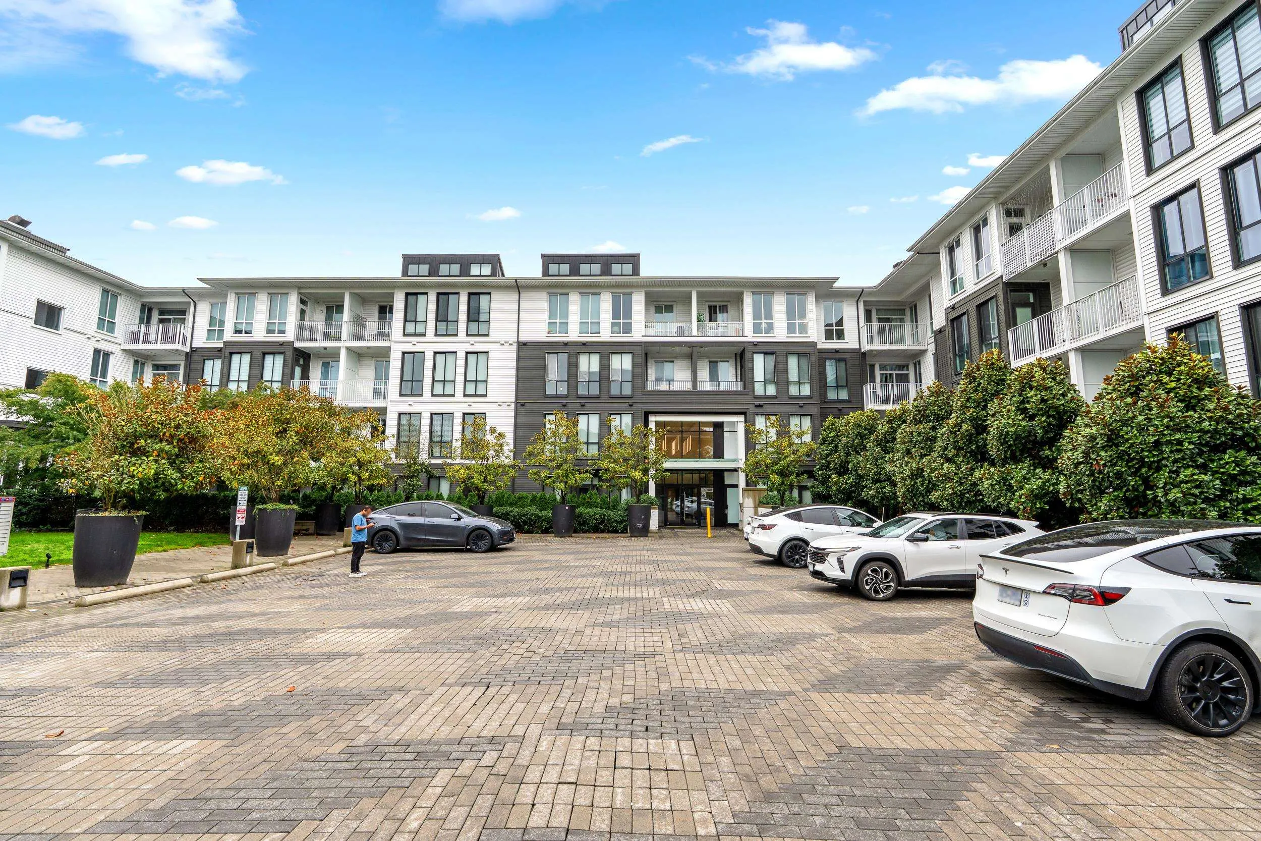 14968 101a Avenue #422