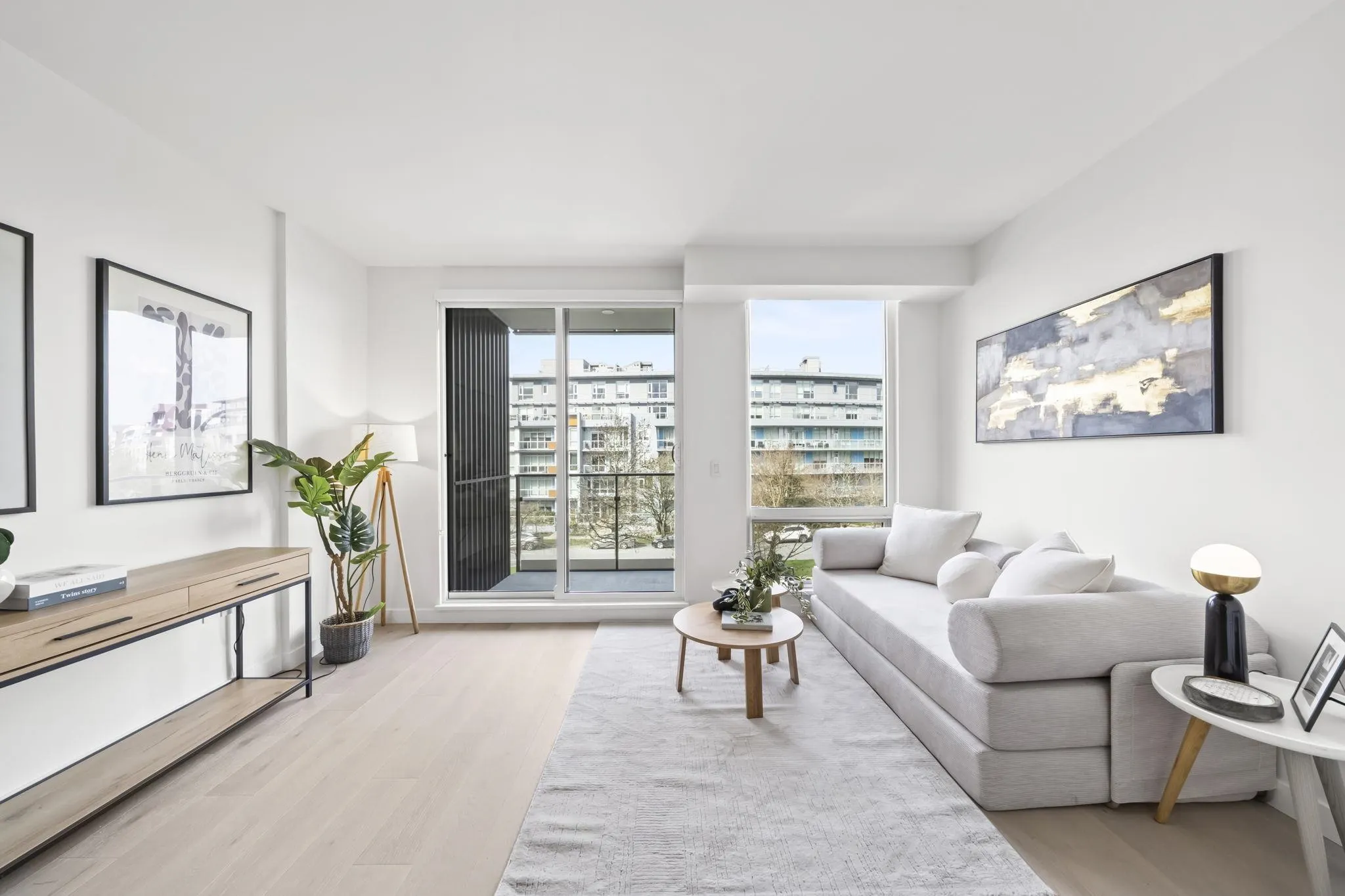 5212 Cambie Street #307