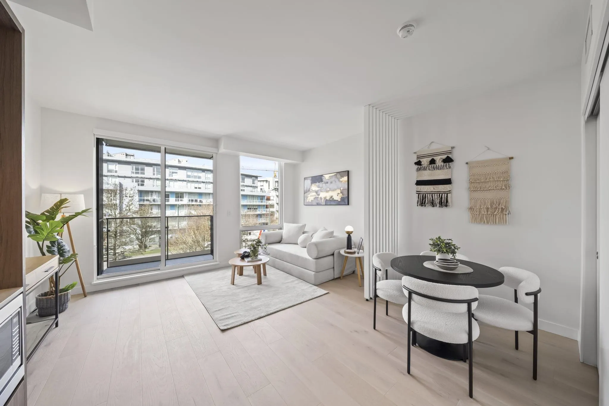 5212 Cambie Street #307