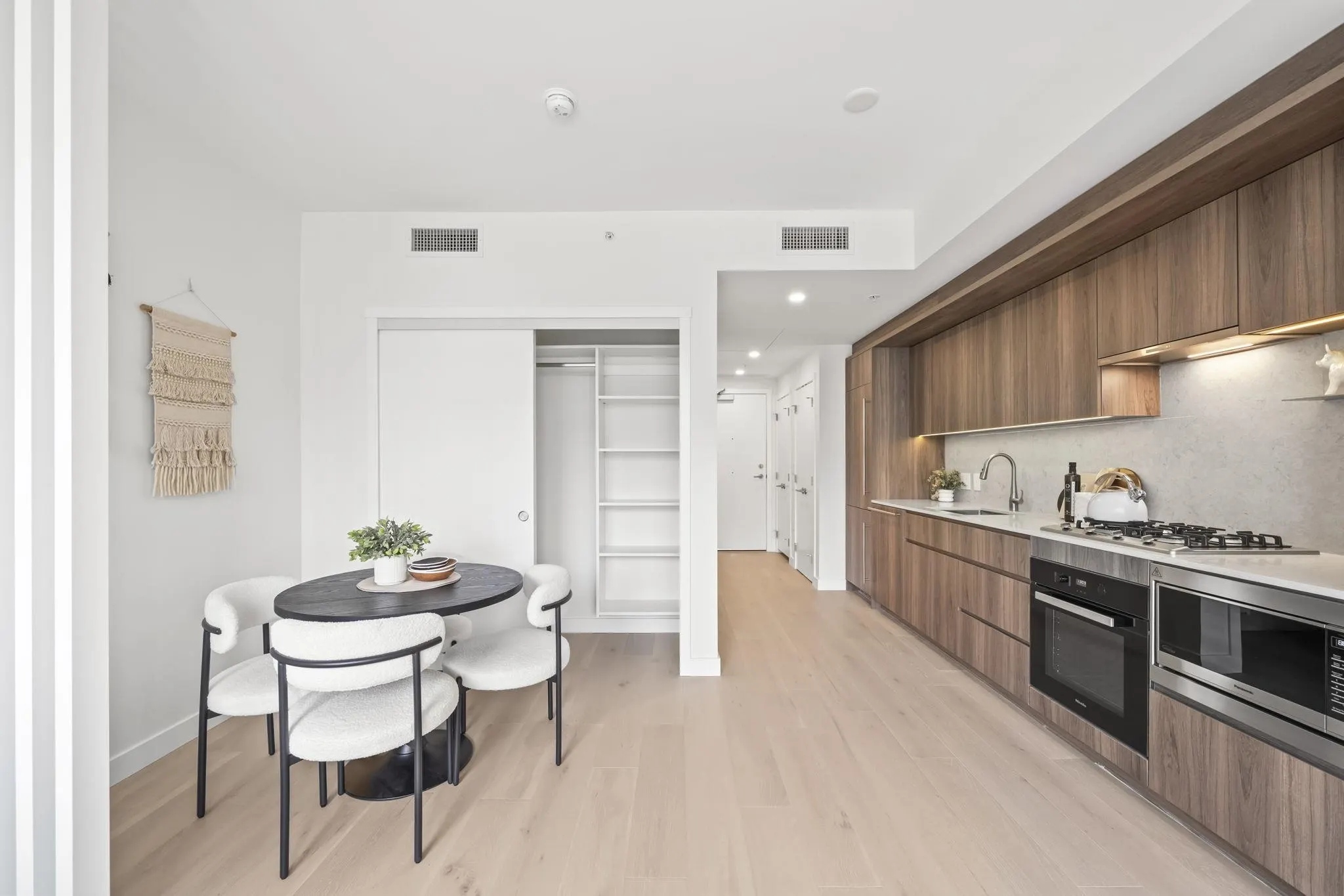 5212 Cambie Street #307