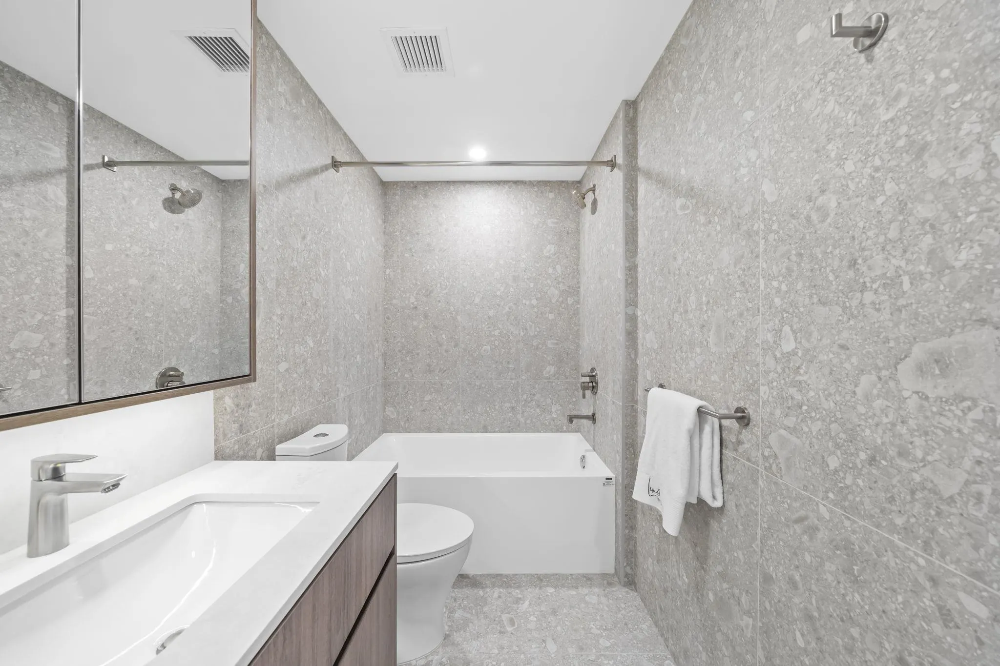 5212 Cambie Street #307