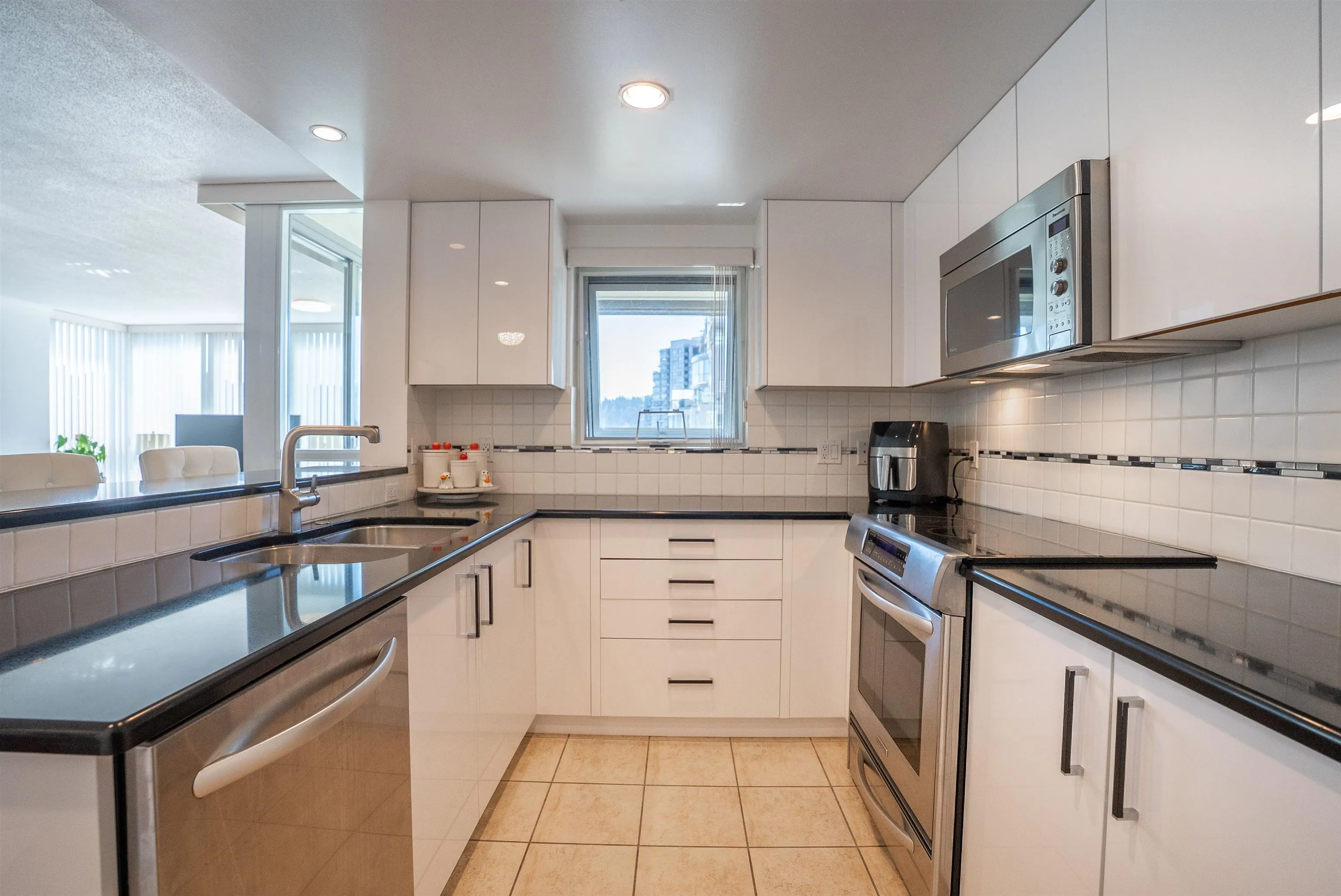 235 Guildford Way #1403