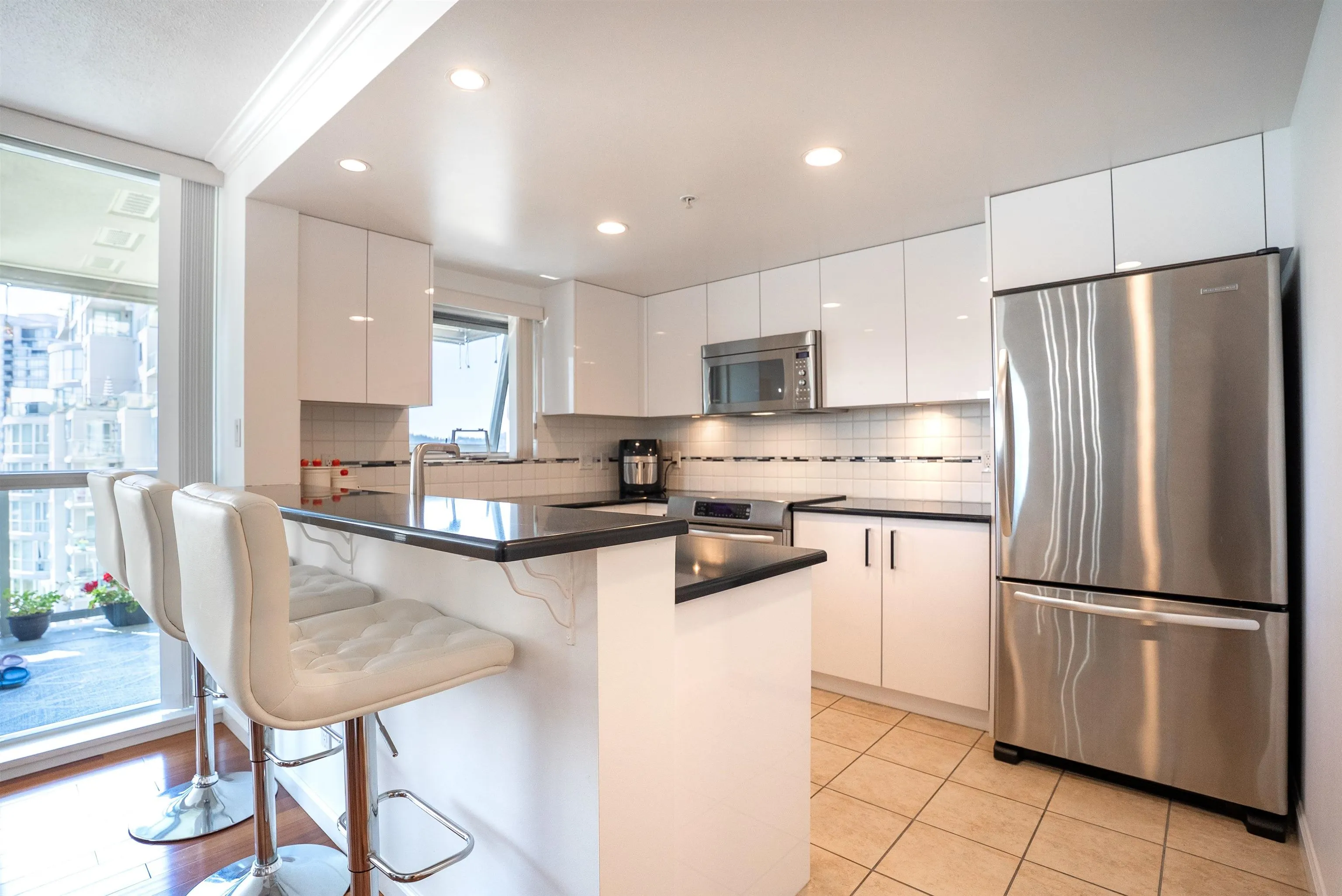 235 Guildford Way #1403