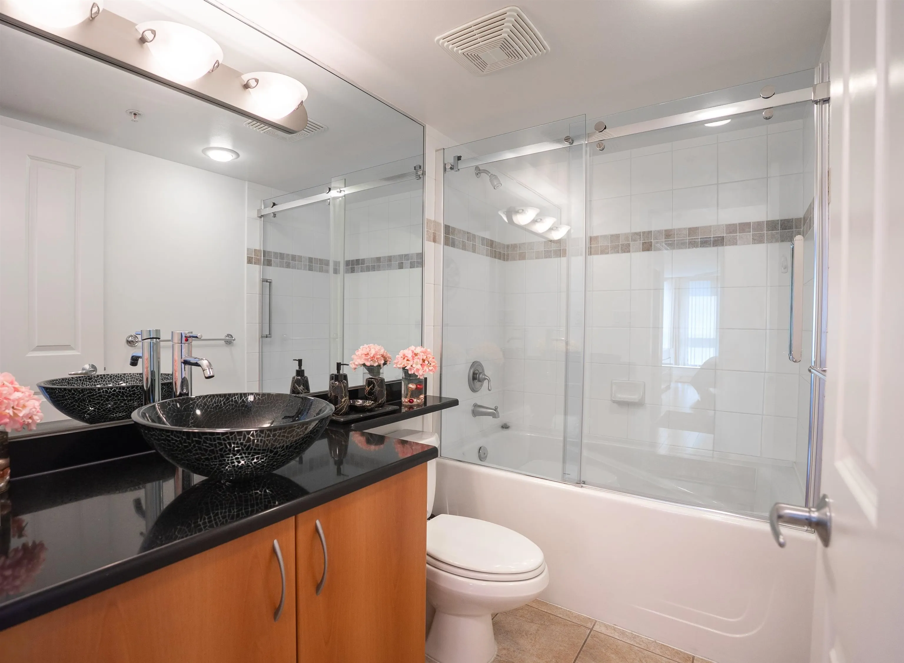 235 Guildford Way #1403