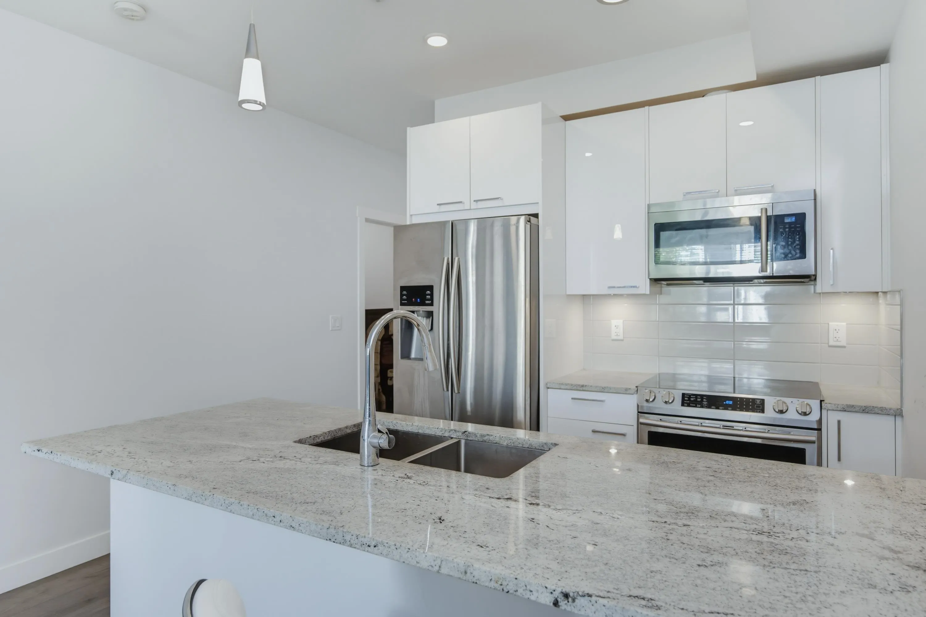 20696 Eastleigh Crescent #214