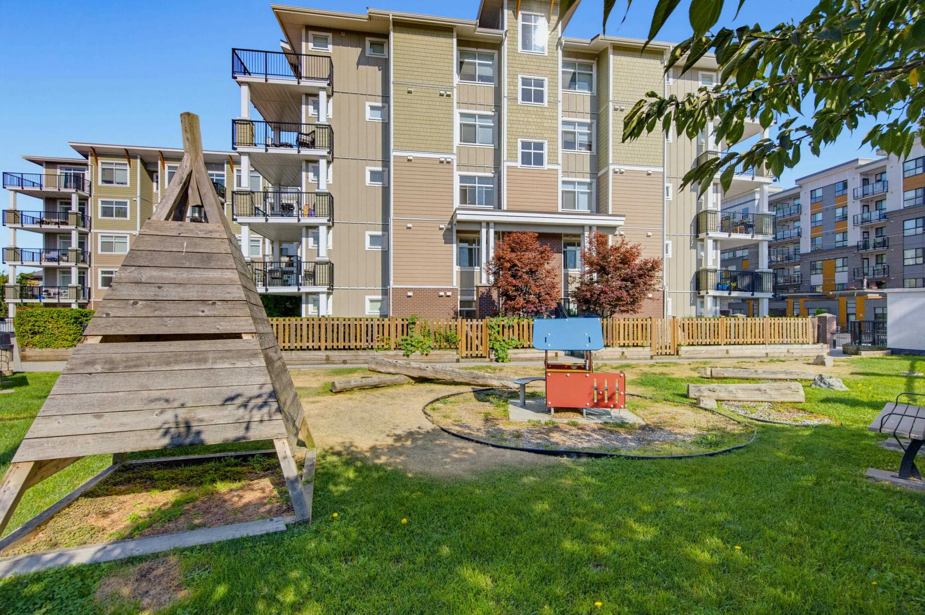 20696 Eastleigh Crescent #214