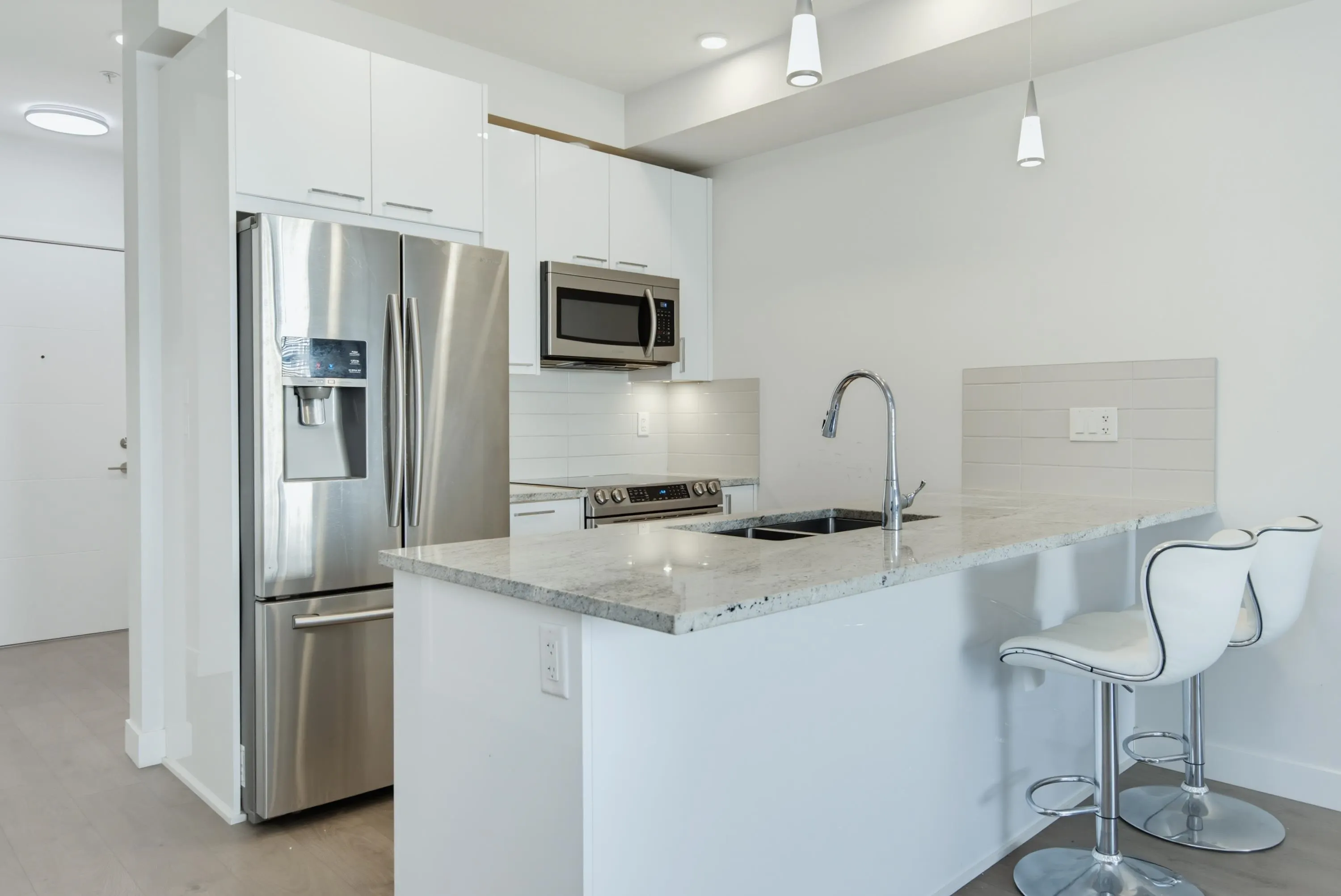 20696 Eastleigh Crescent #214