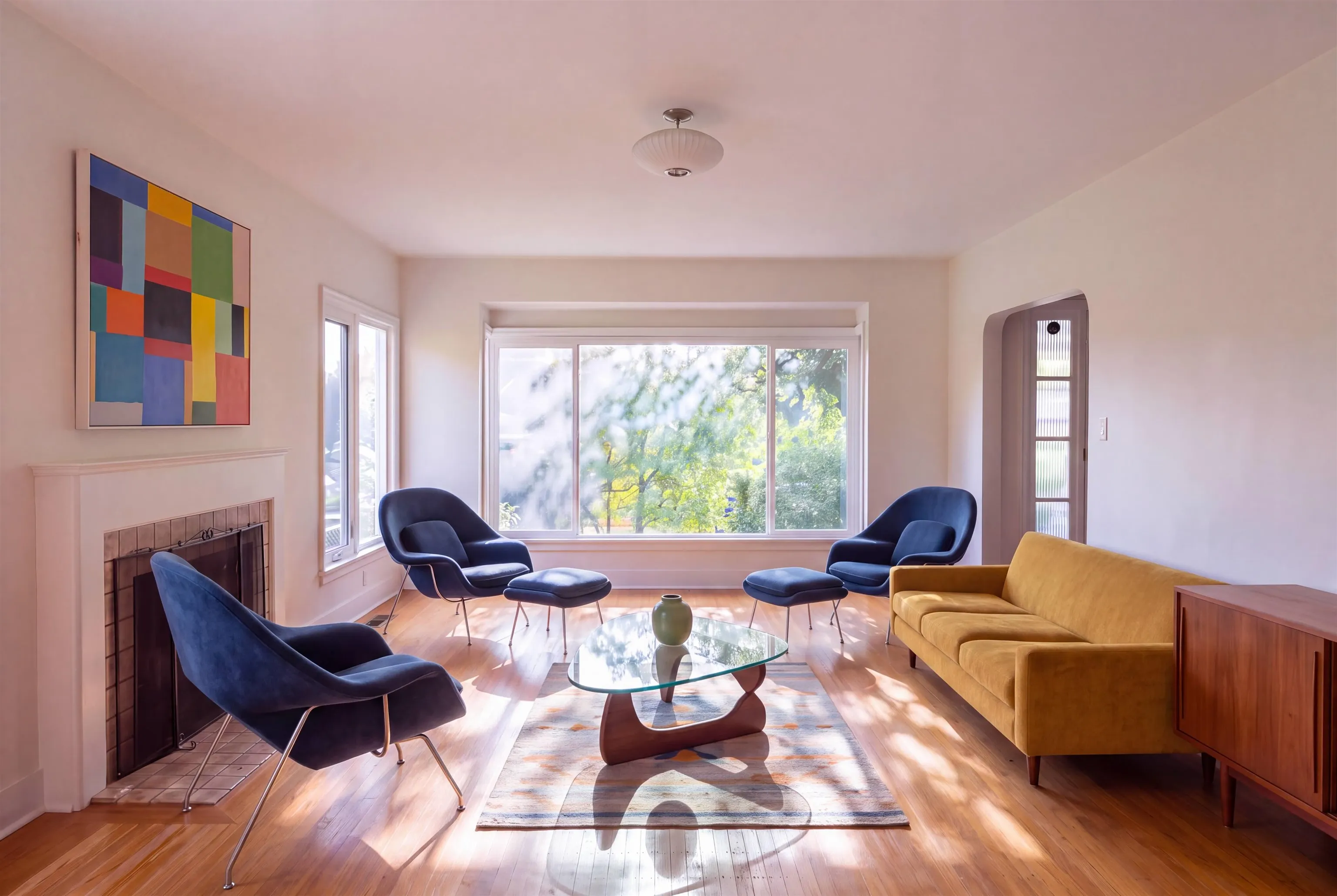 4390 Locarno Crescent