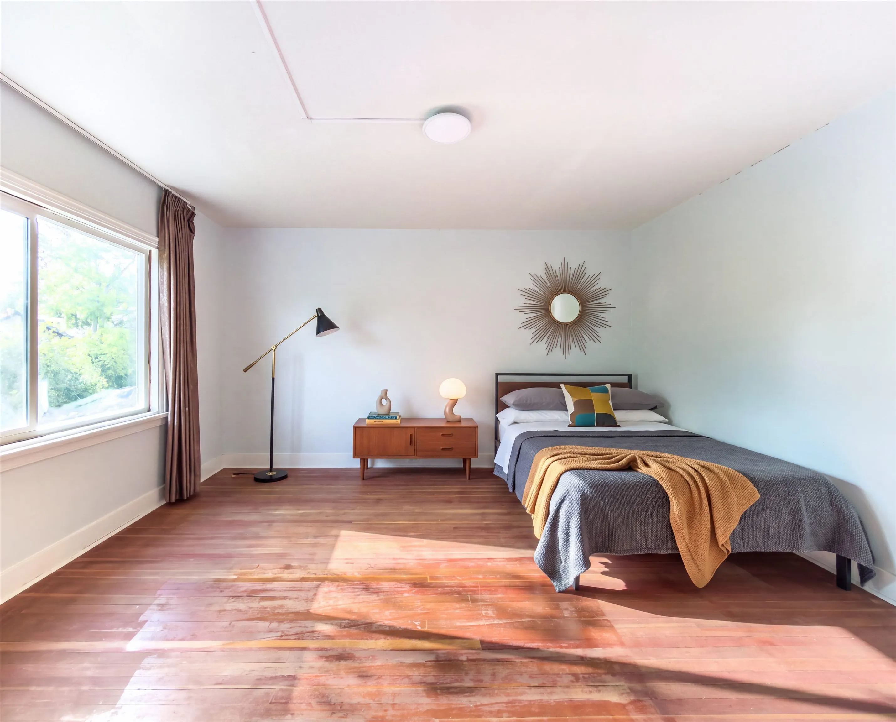 4390 Locarno Crescent