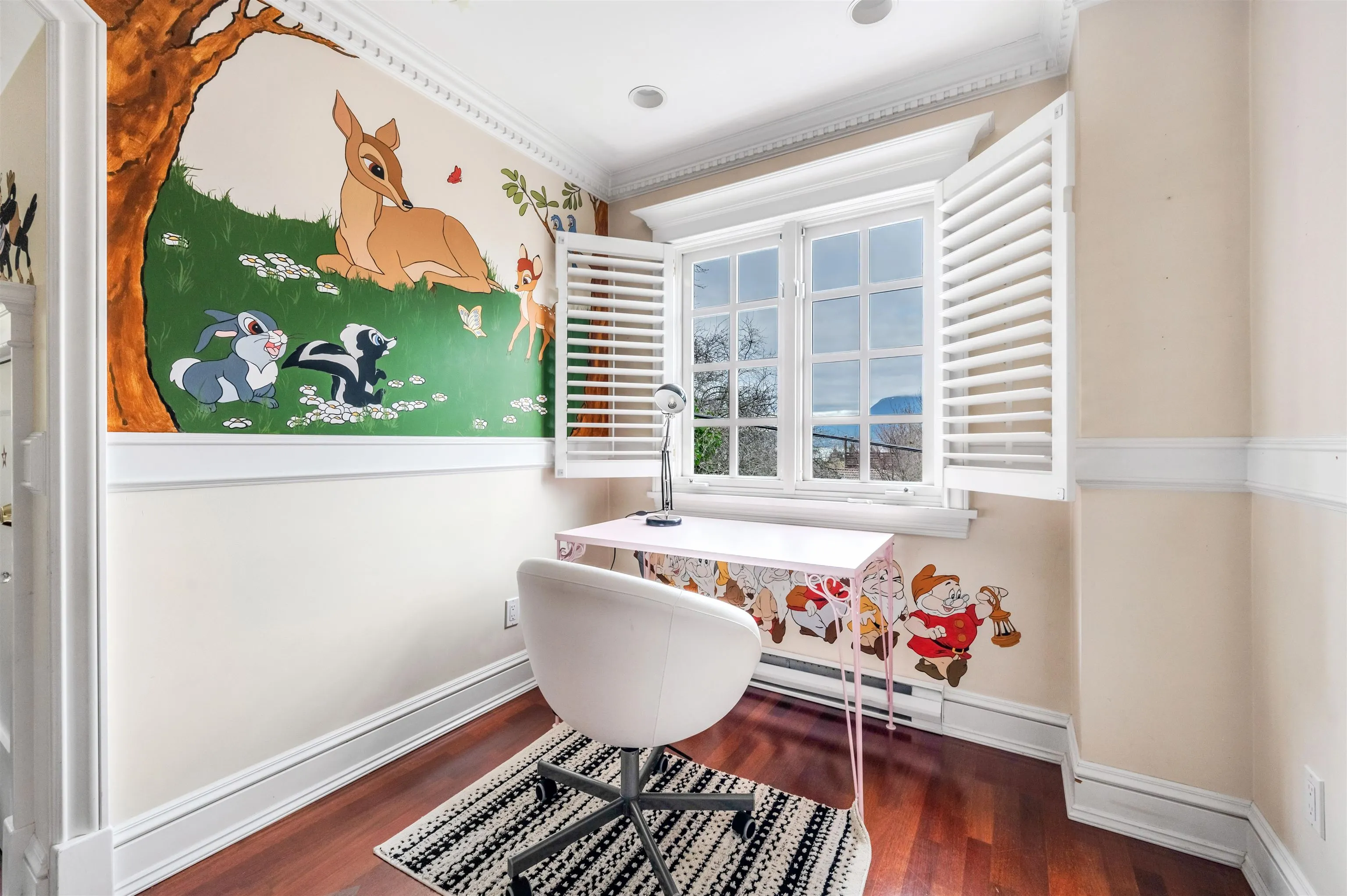4396 Locarno Crescent