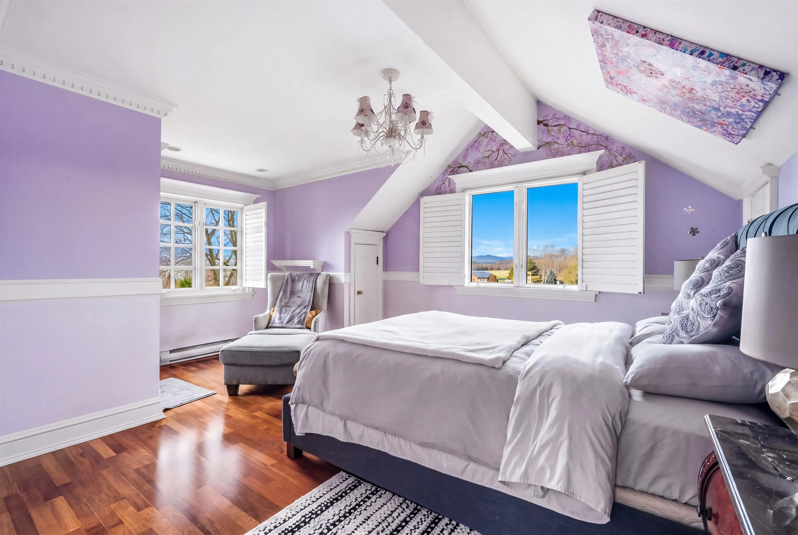 4396 Locarno Crescent