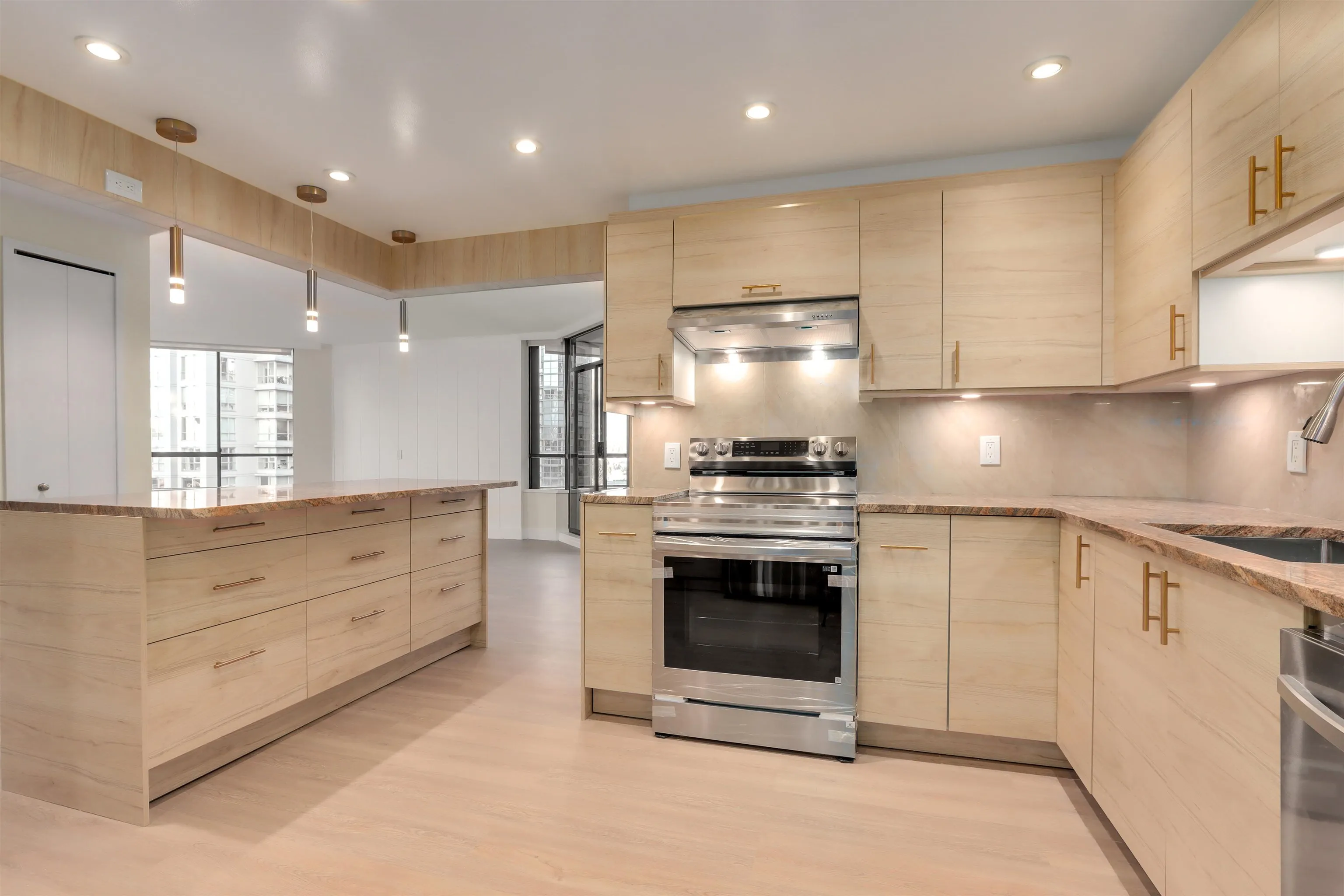 738 Broughton Street #701