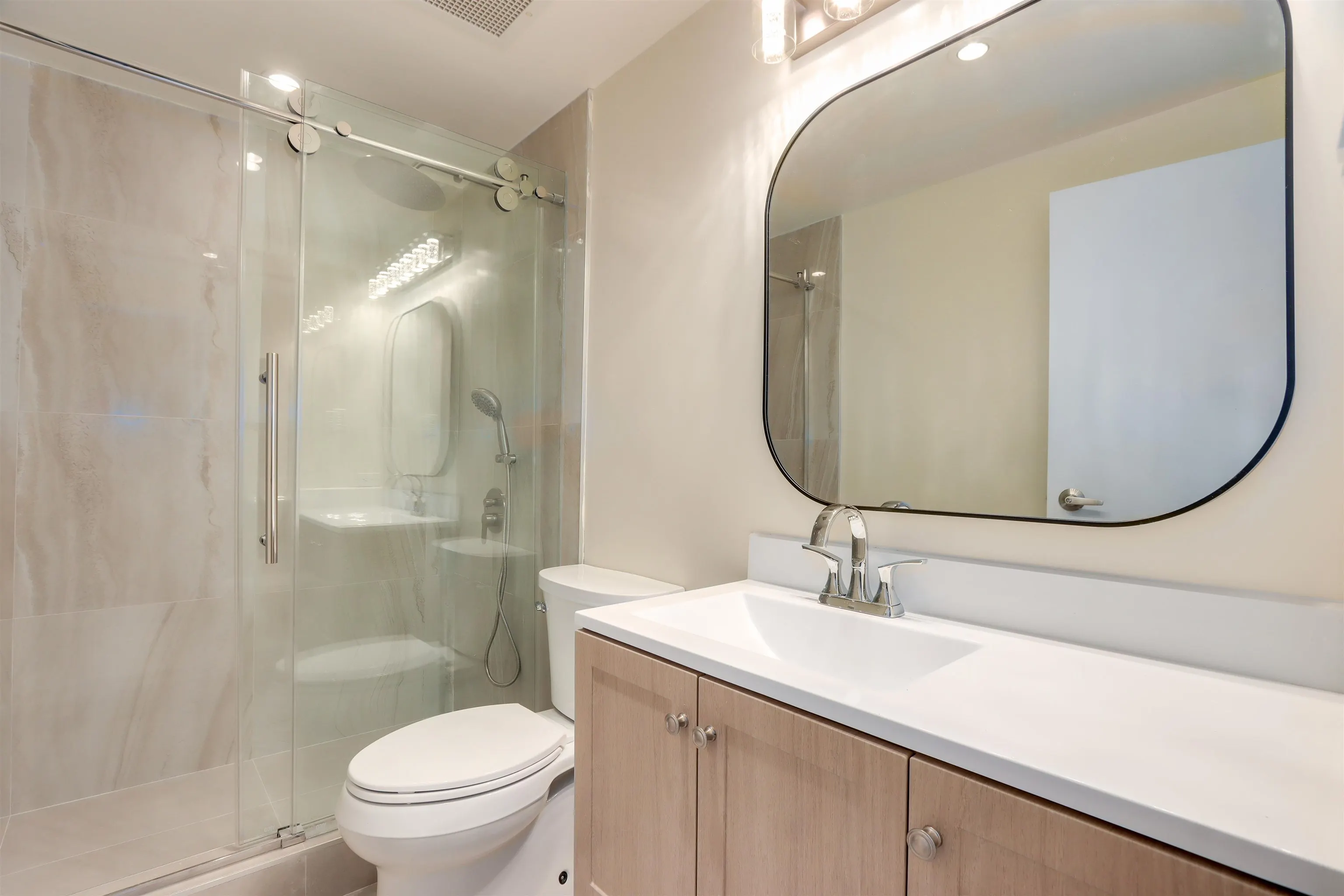 738 Broughton Street #701