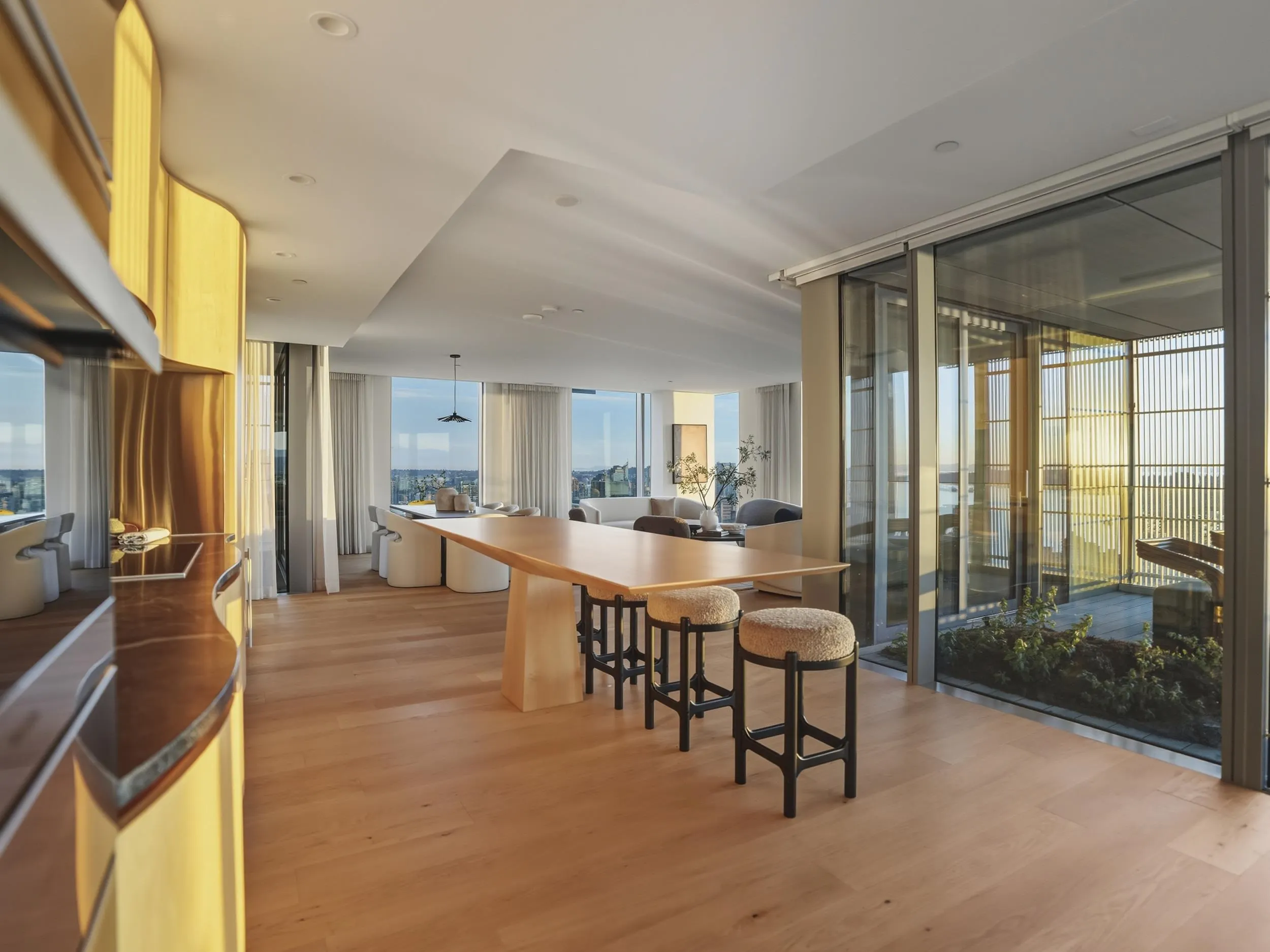 1568 Alberni Street #3902