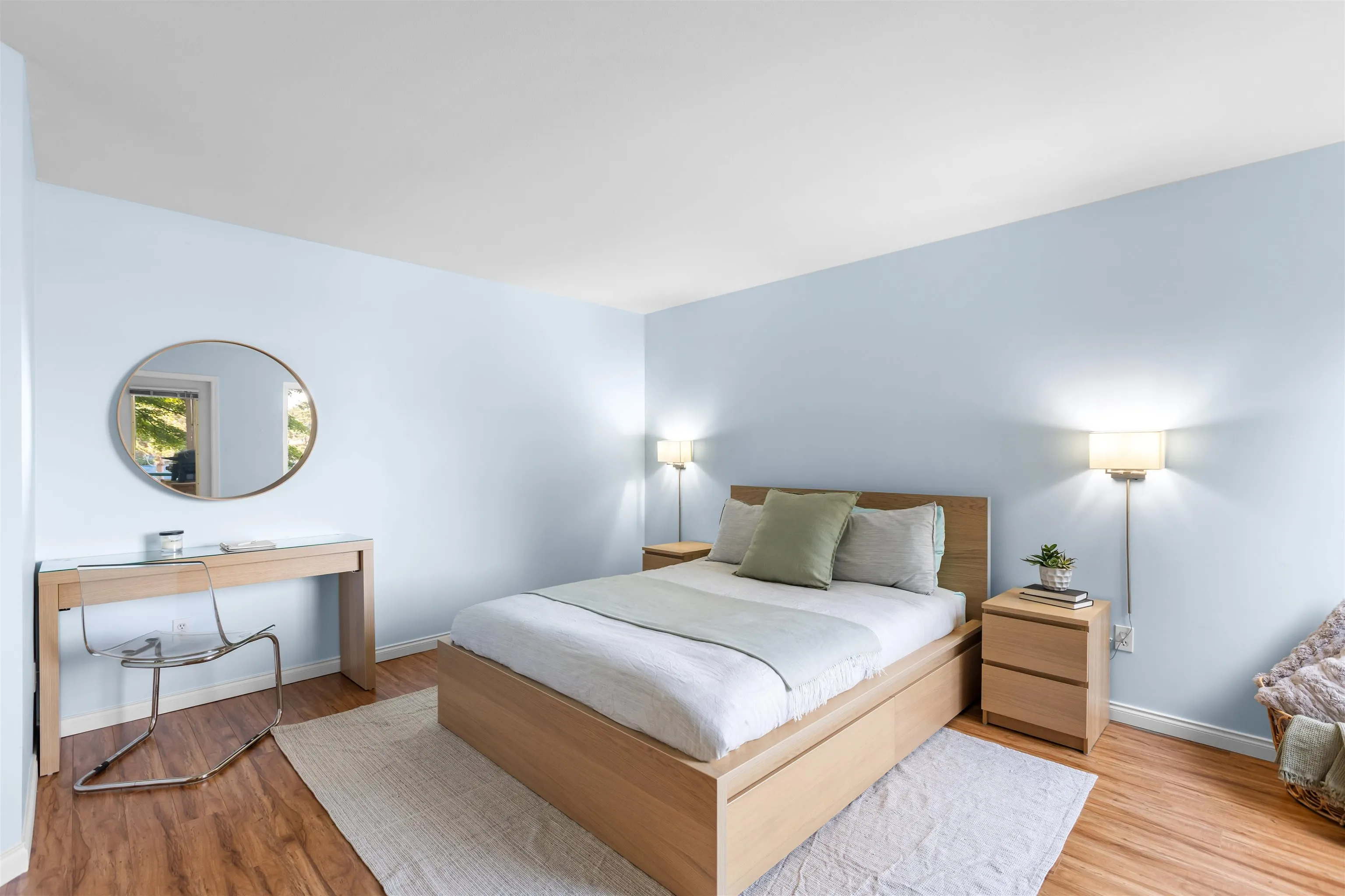 20433 53 Avenue #206