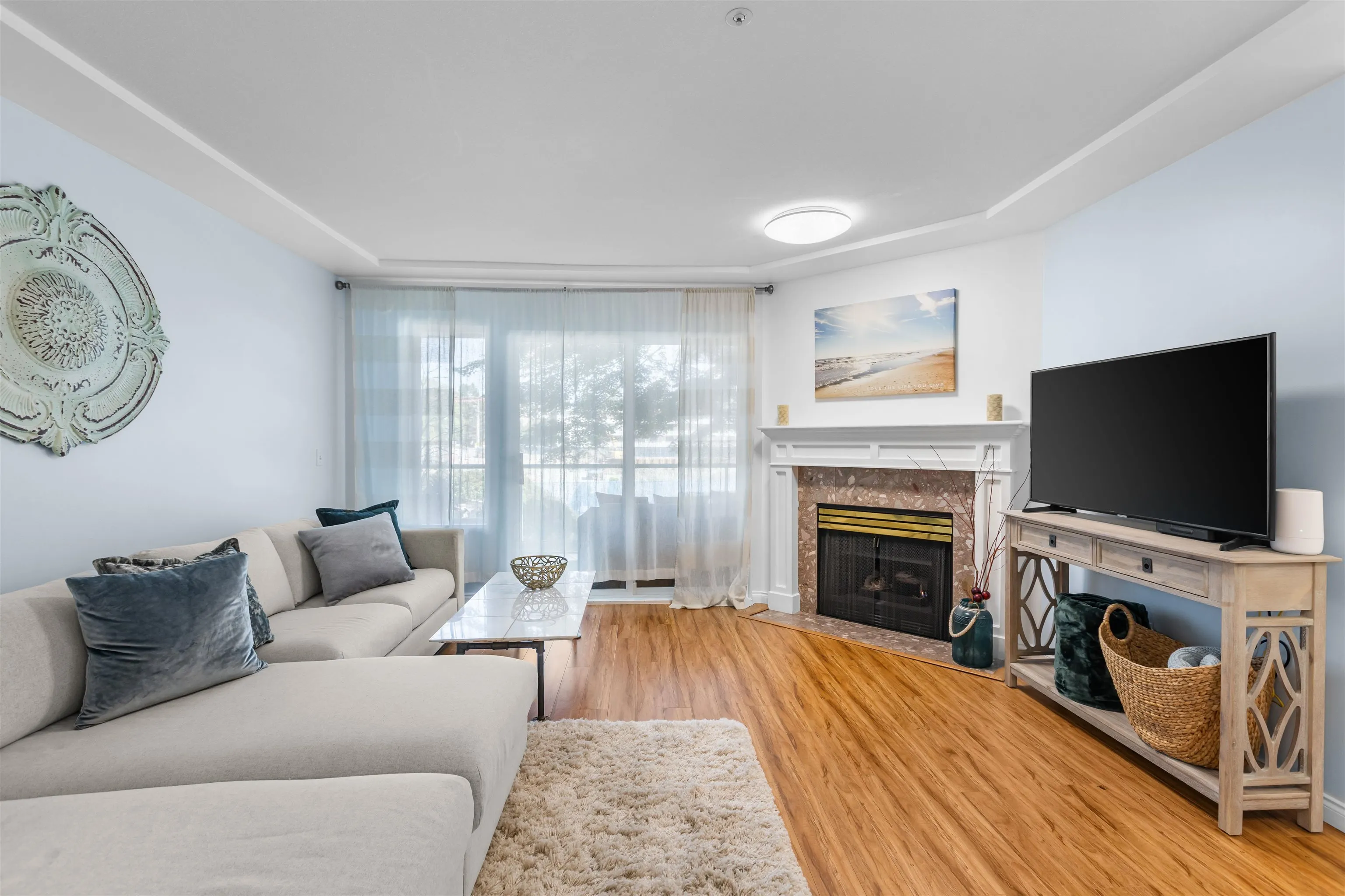 20433 53 Avenue #206