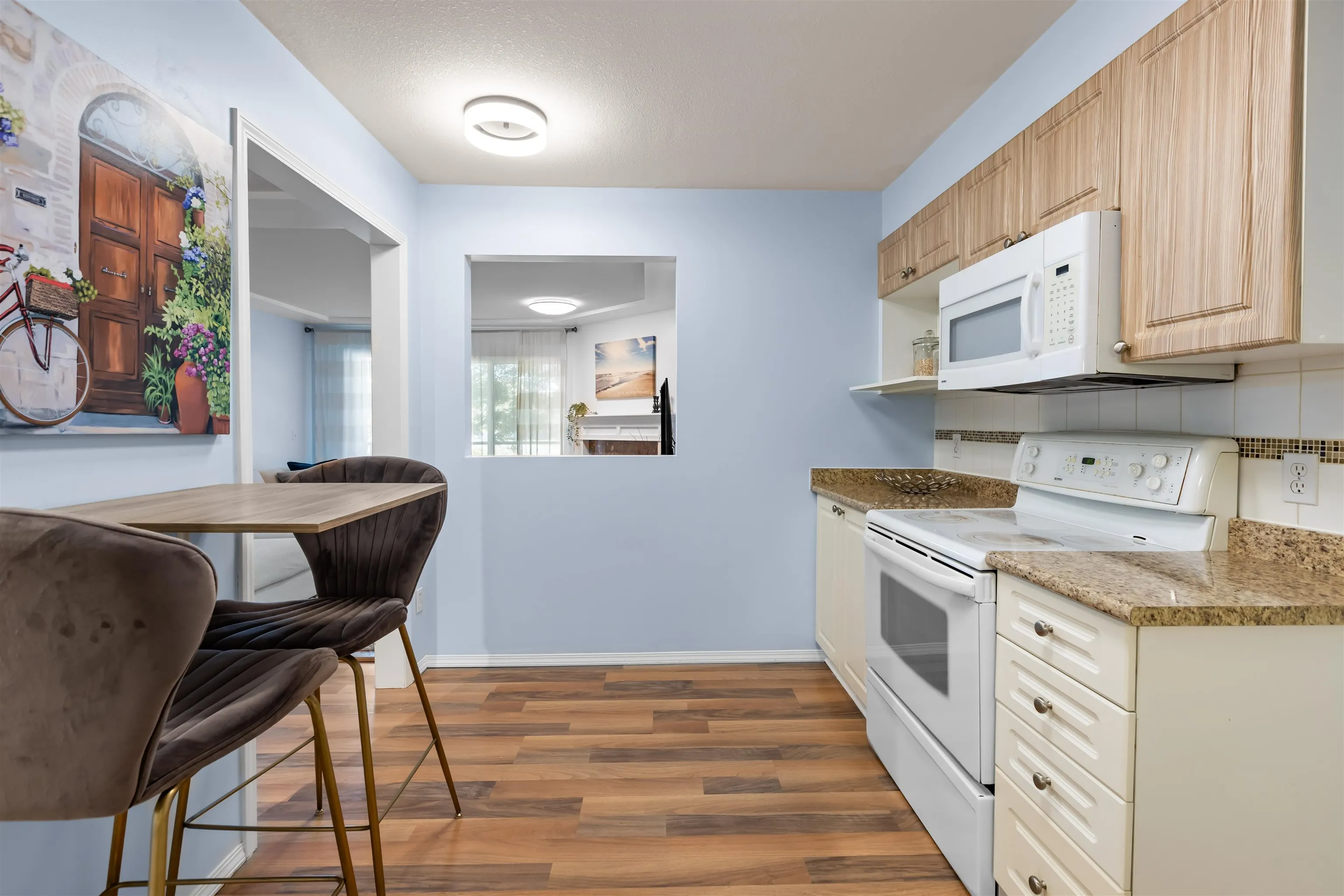 20433 53 Avenue #206