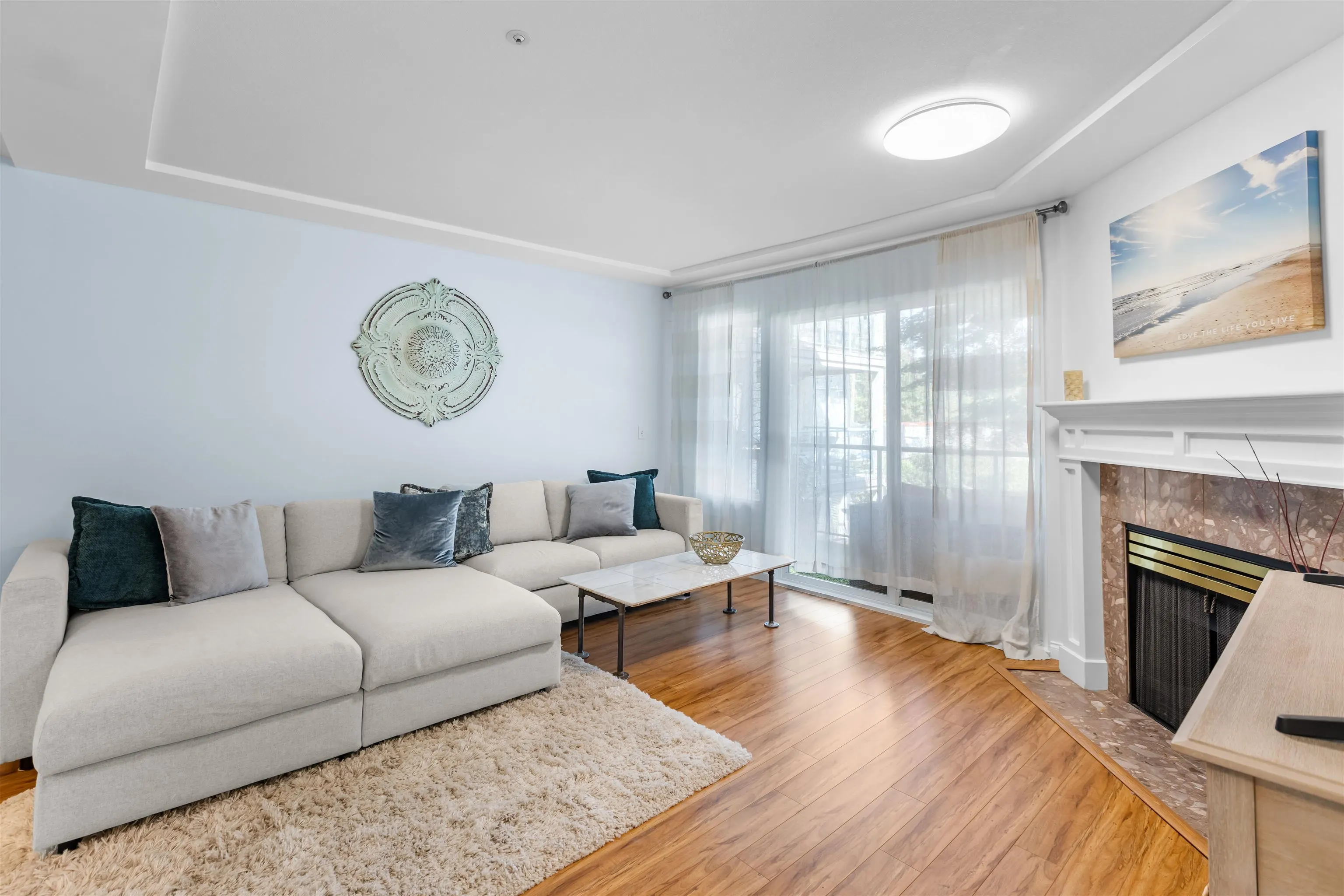 20433 53 Avenue #206