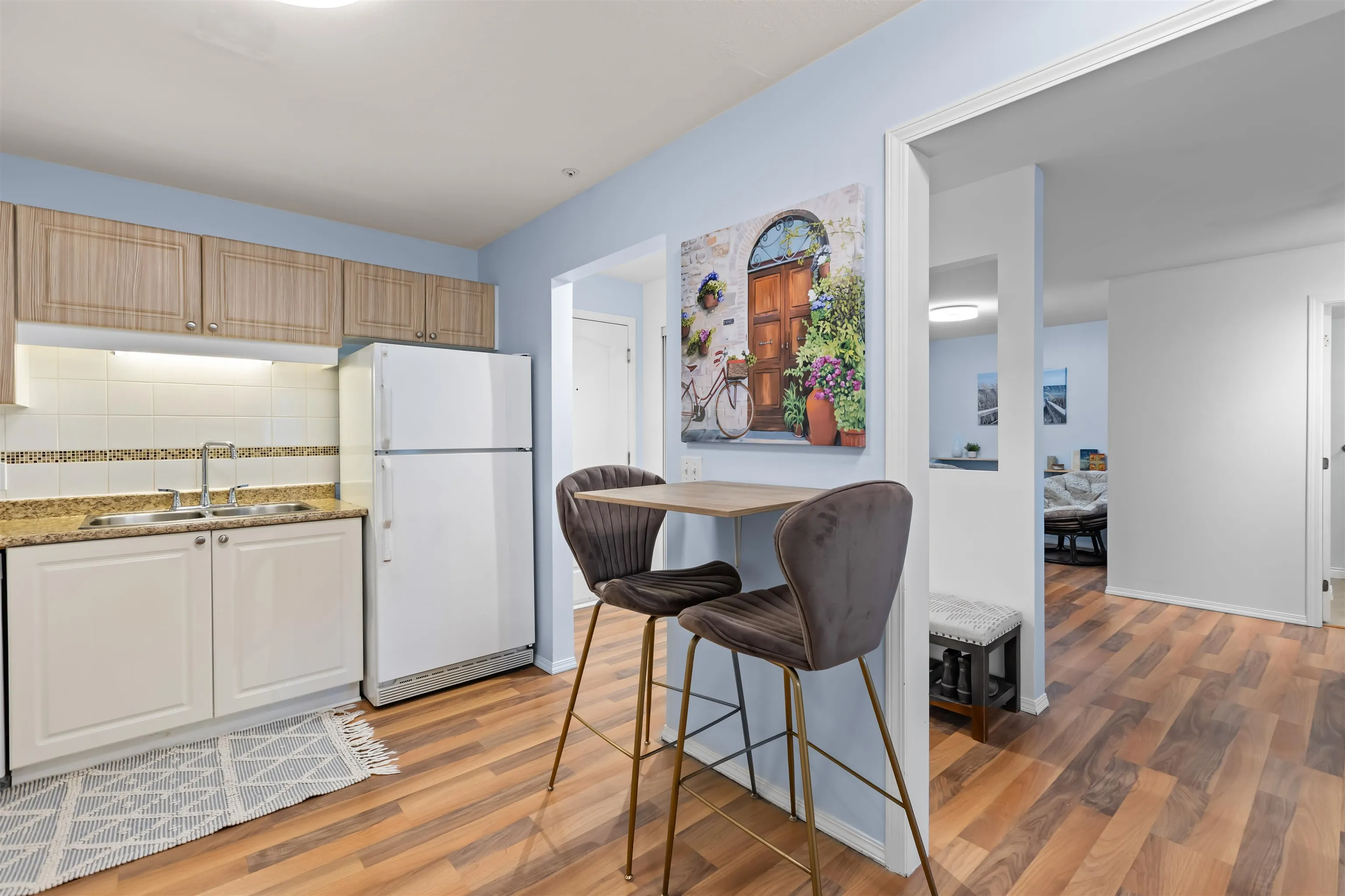 20433 53 Avenue #206