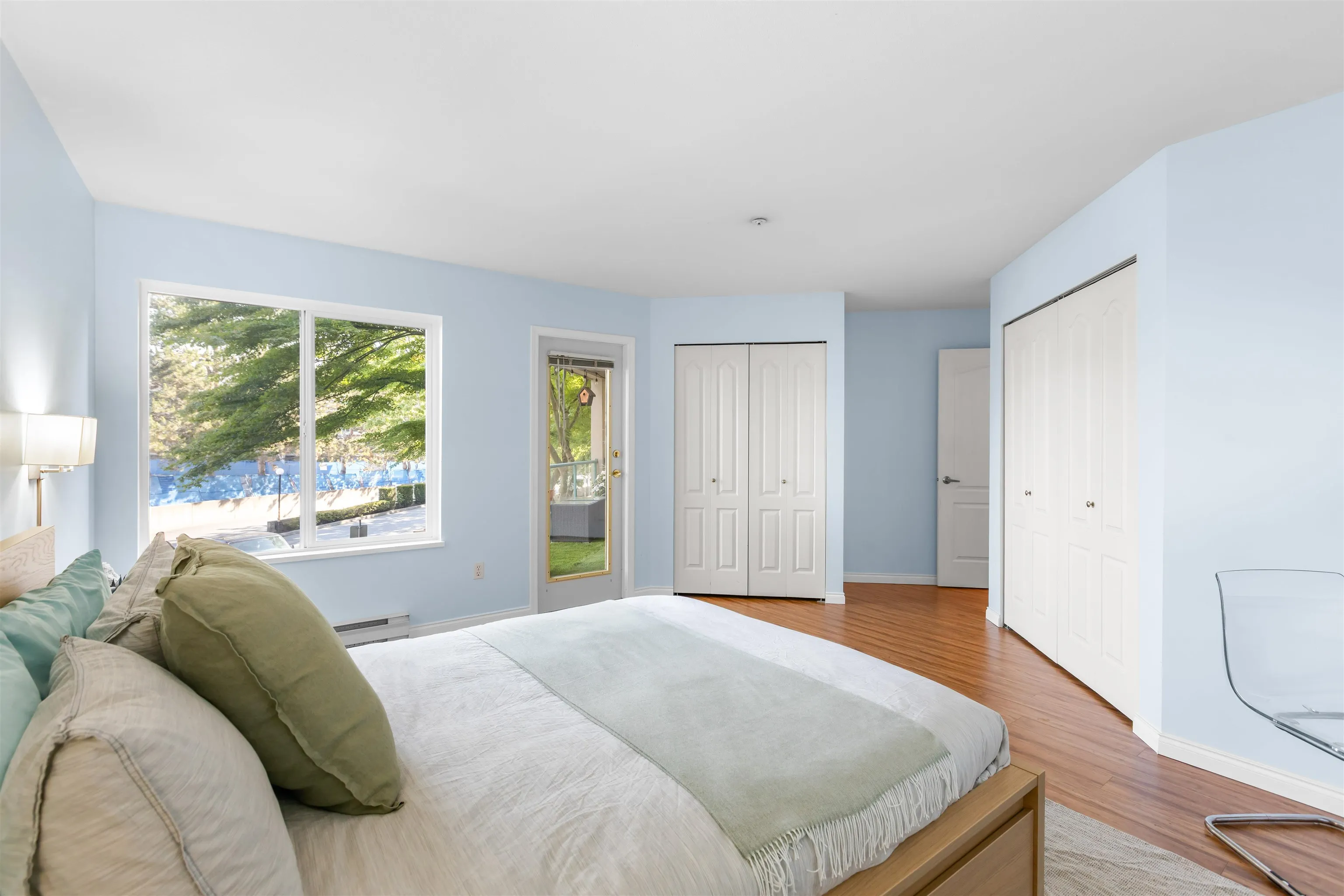 20433 53 Avenue #206