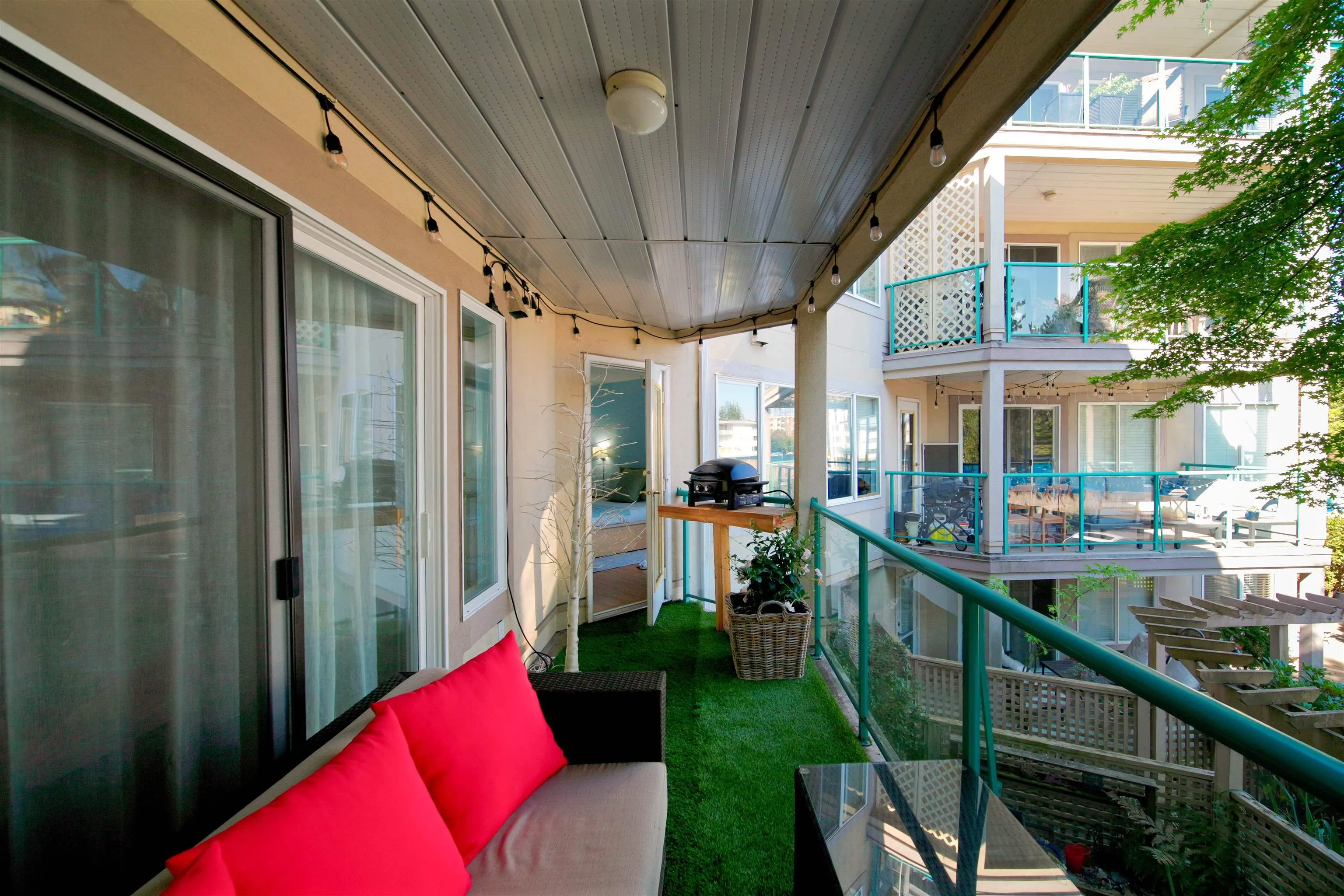 20433 53 Avenue #206