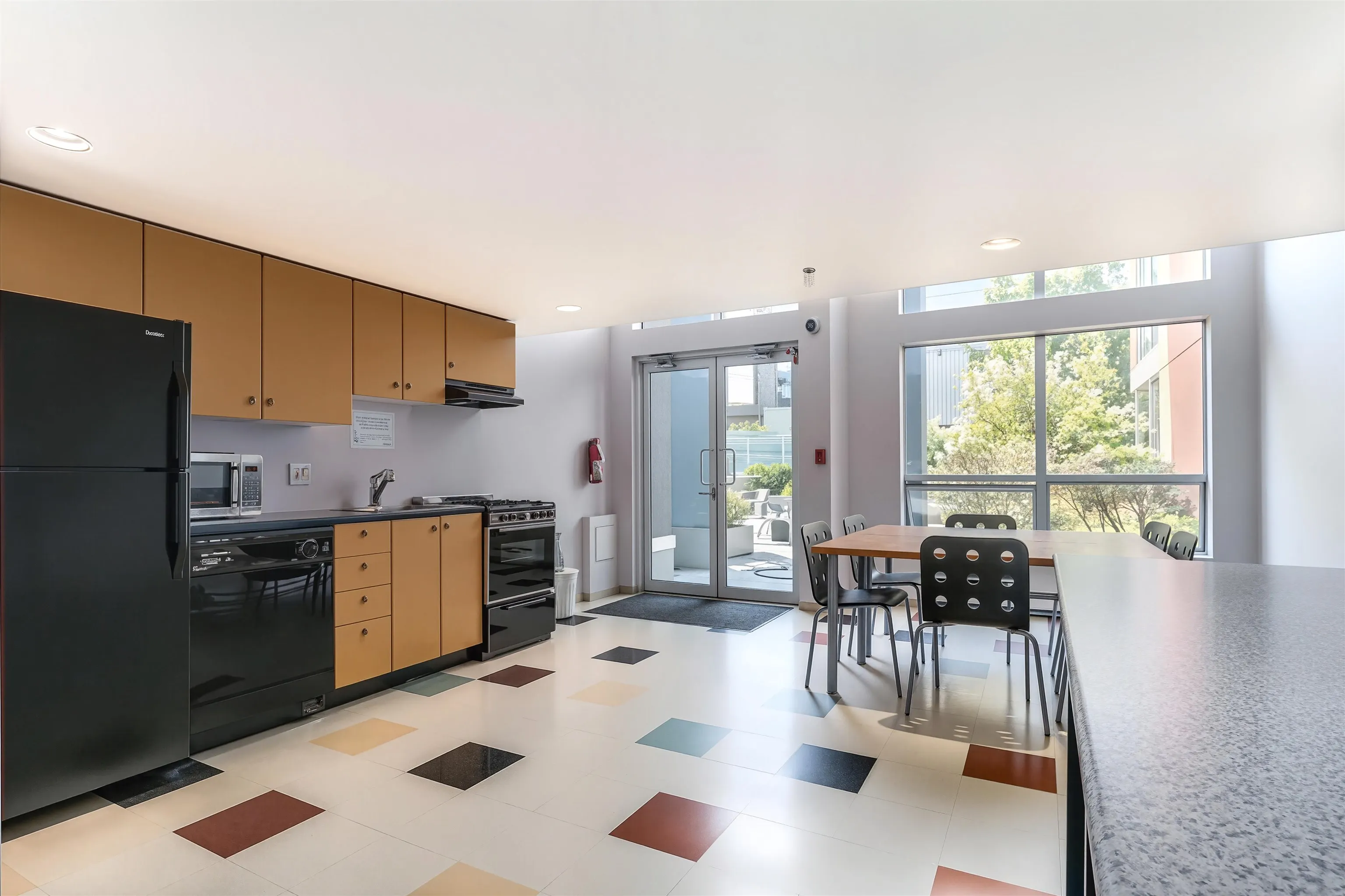 933 Seymour Street #1006
