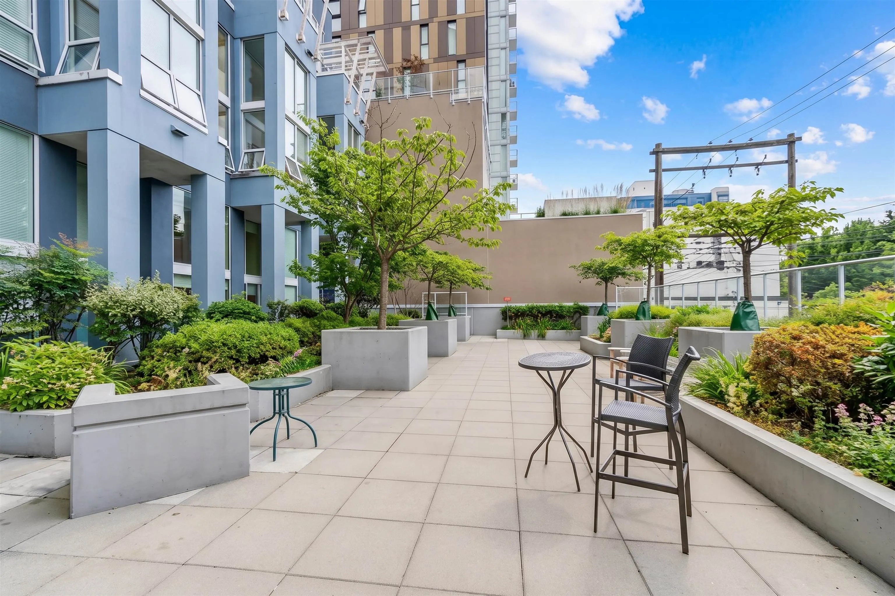 933 Seymour Street #1006