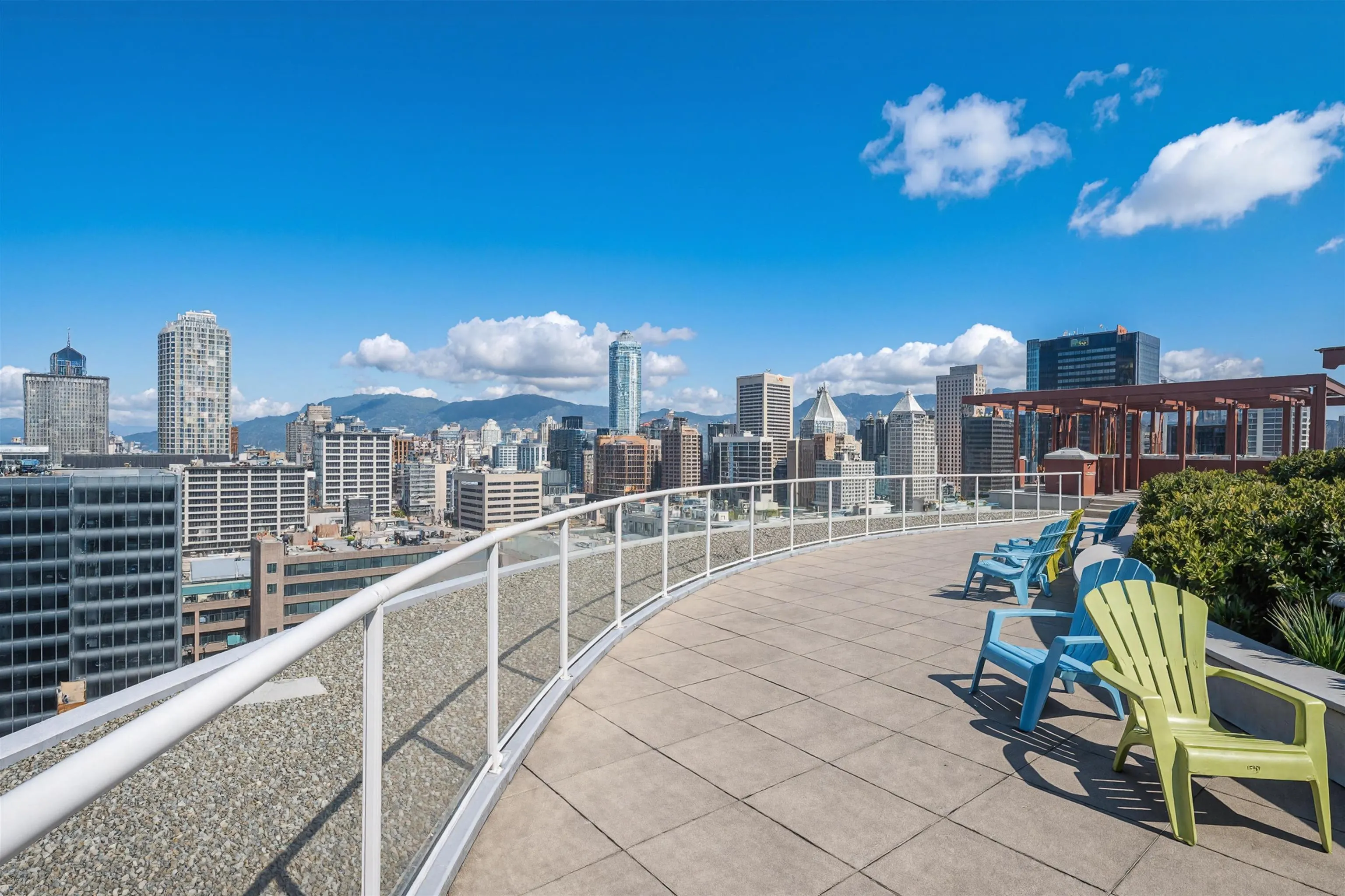 933 Seymour Street #1006