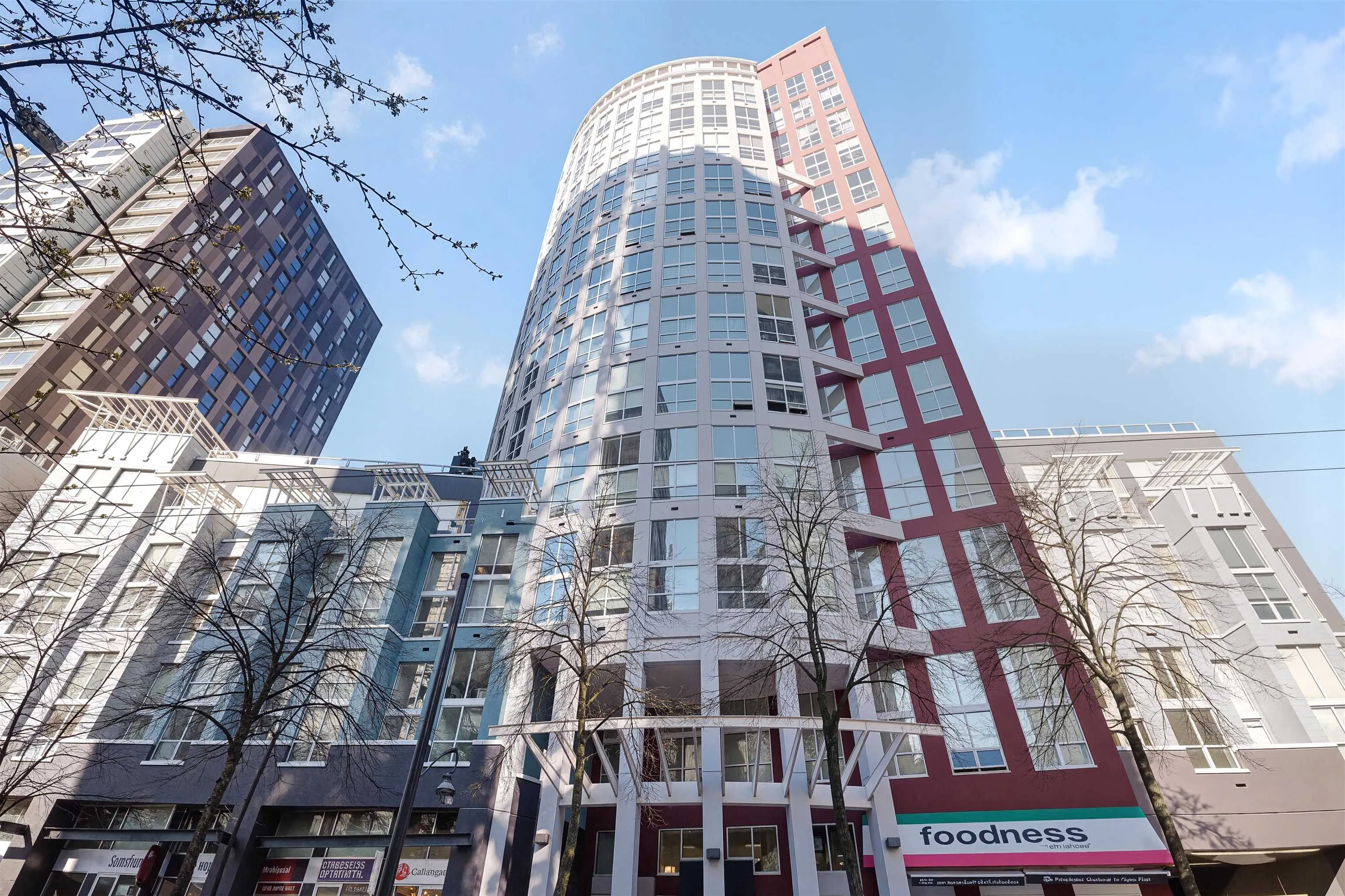 933 Seymour Street #1006