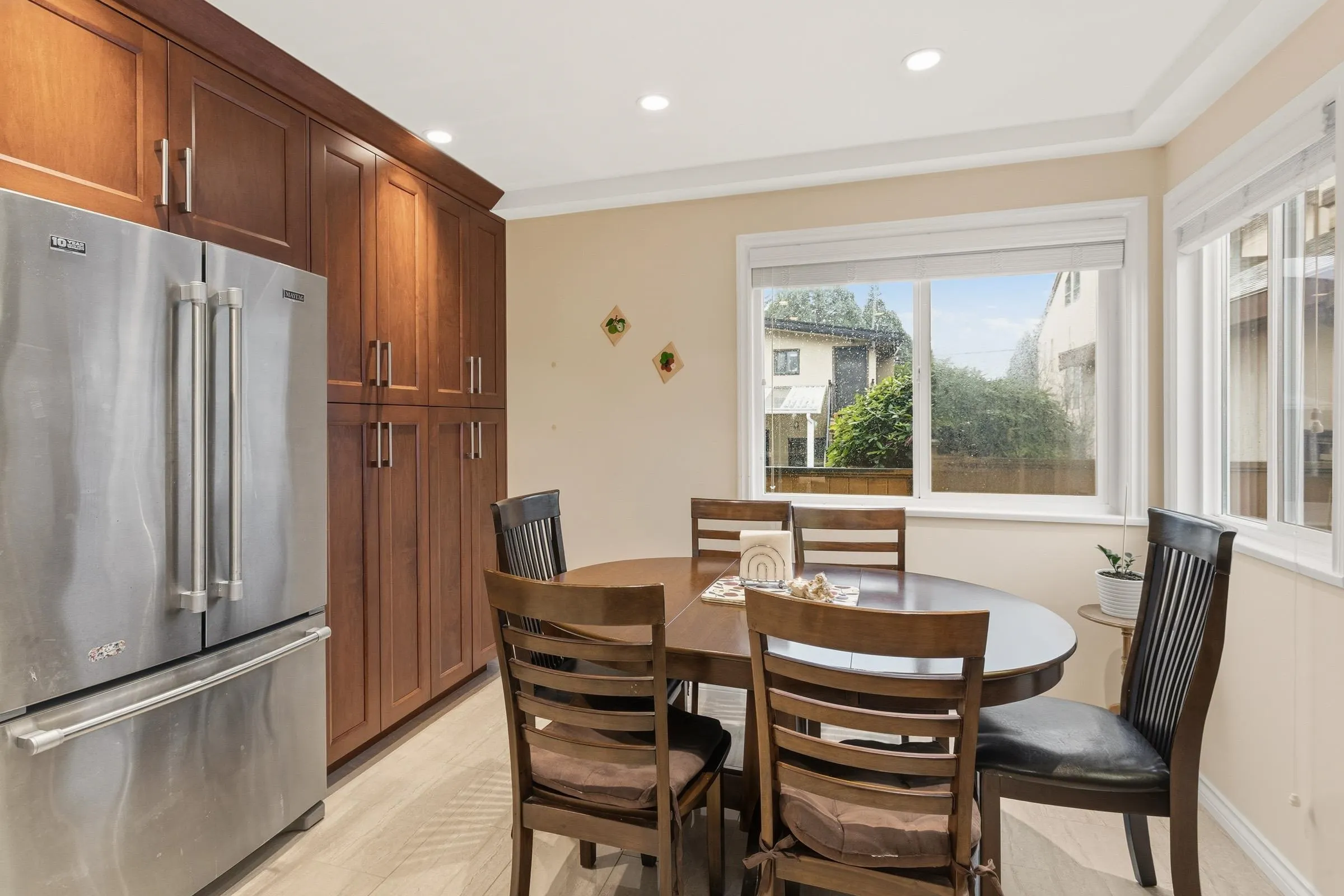 4729 Canada Way