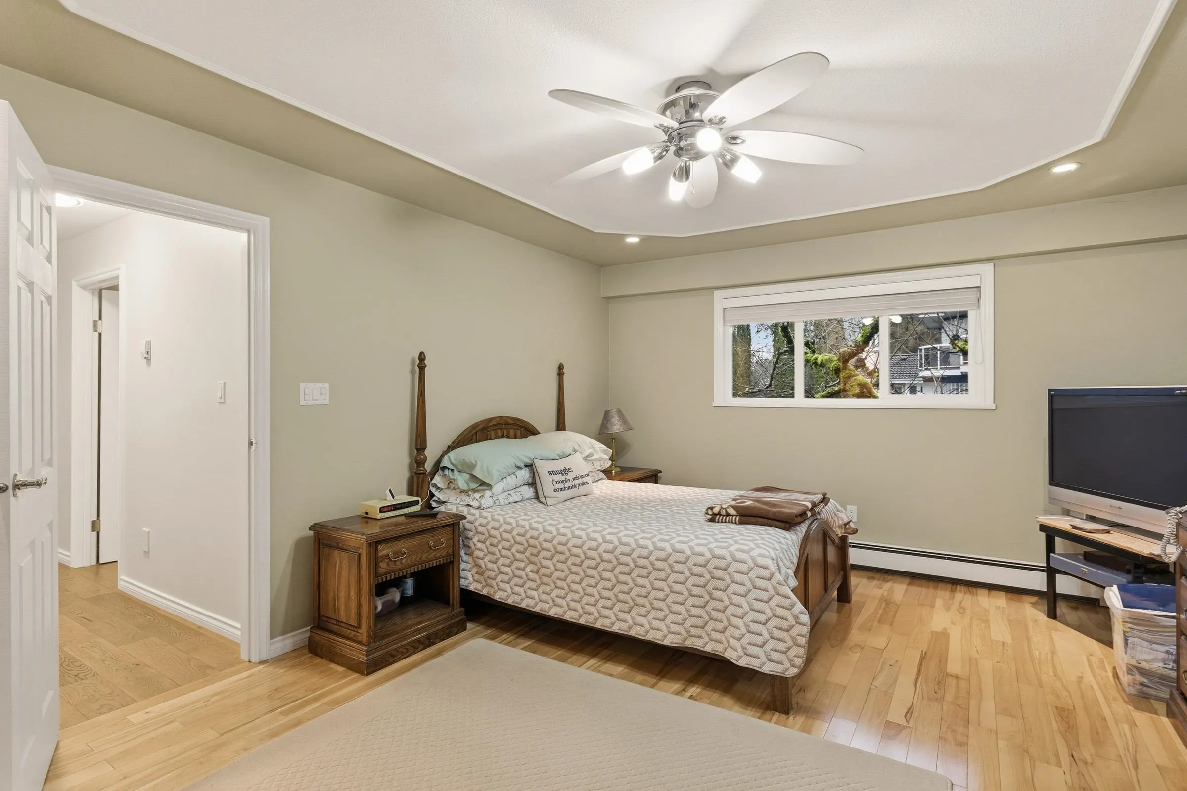 4729 Canada Way
