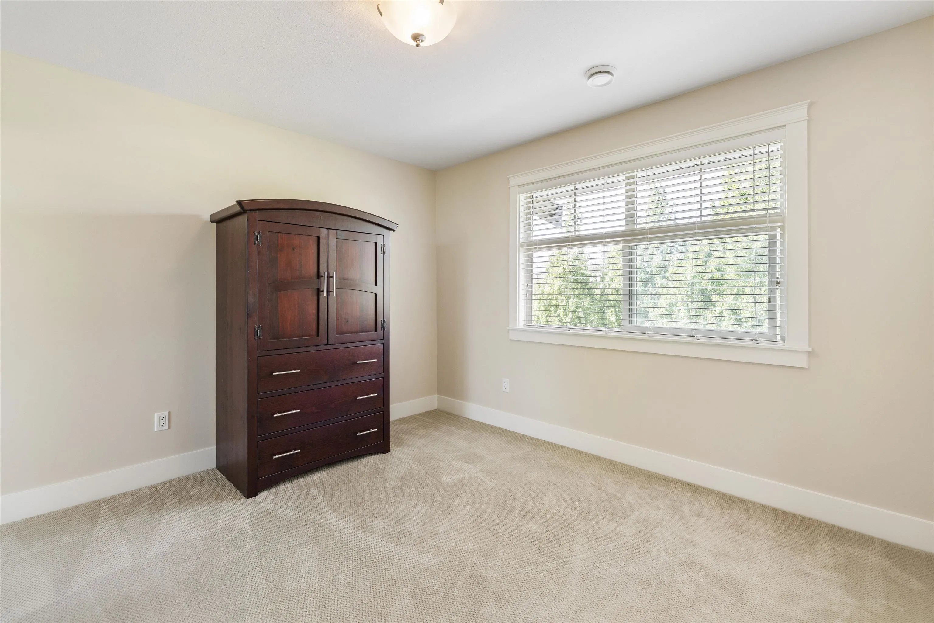 22225 50 Avenue #4