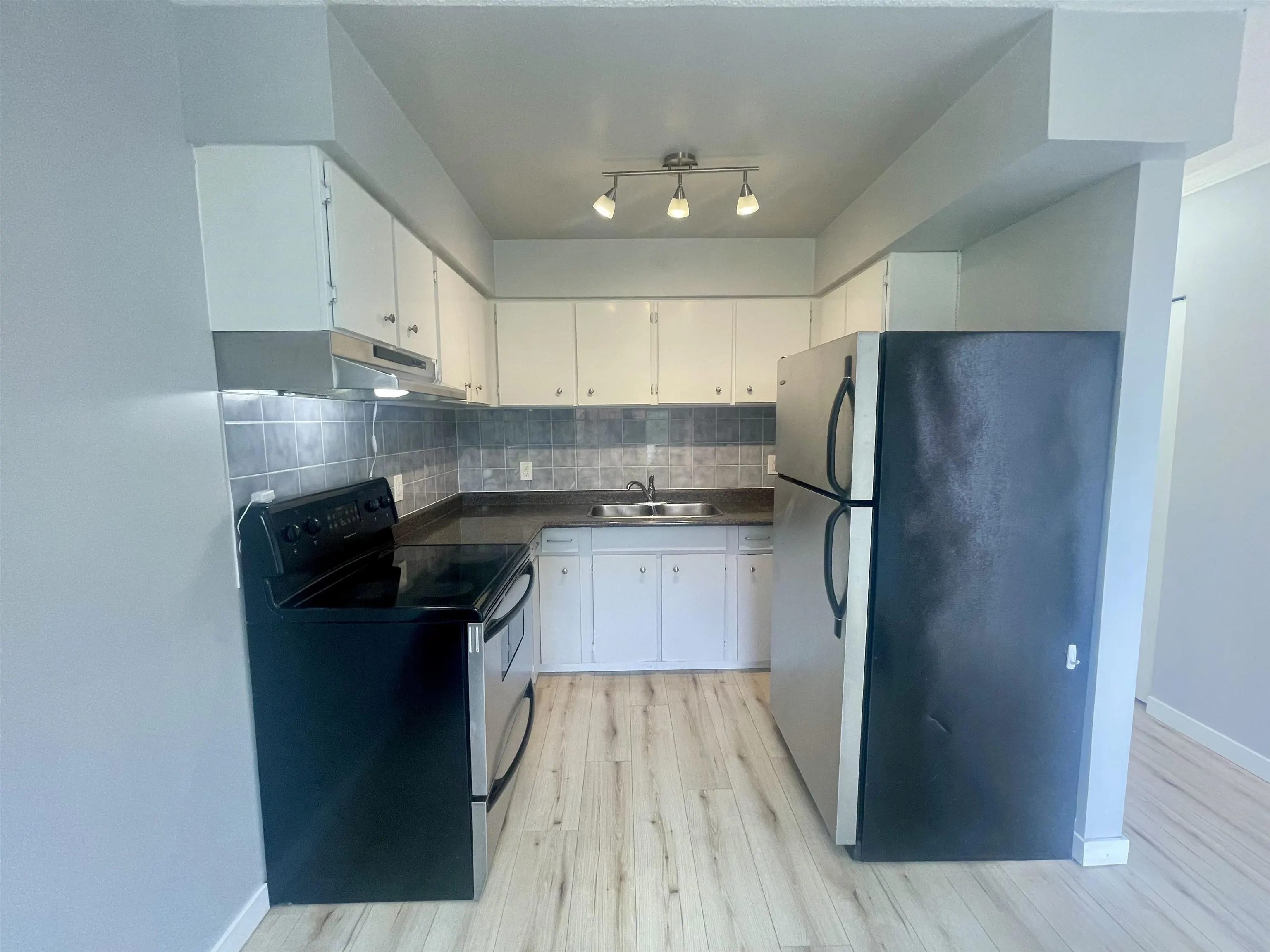 306 Highland Way #4