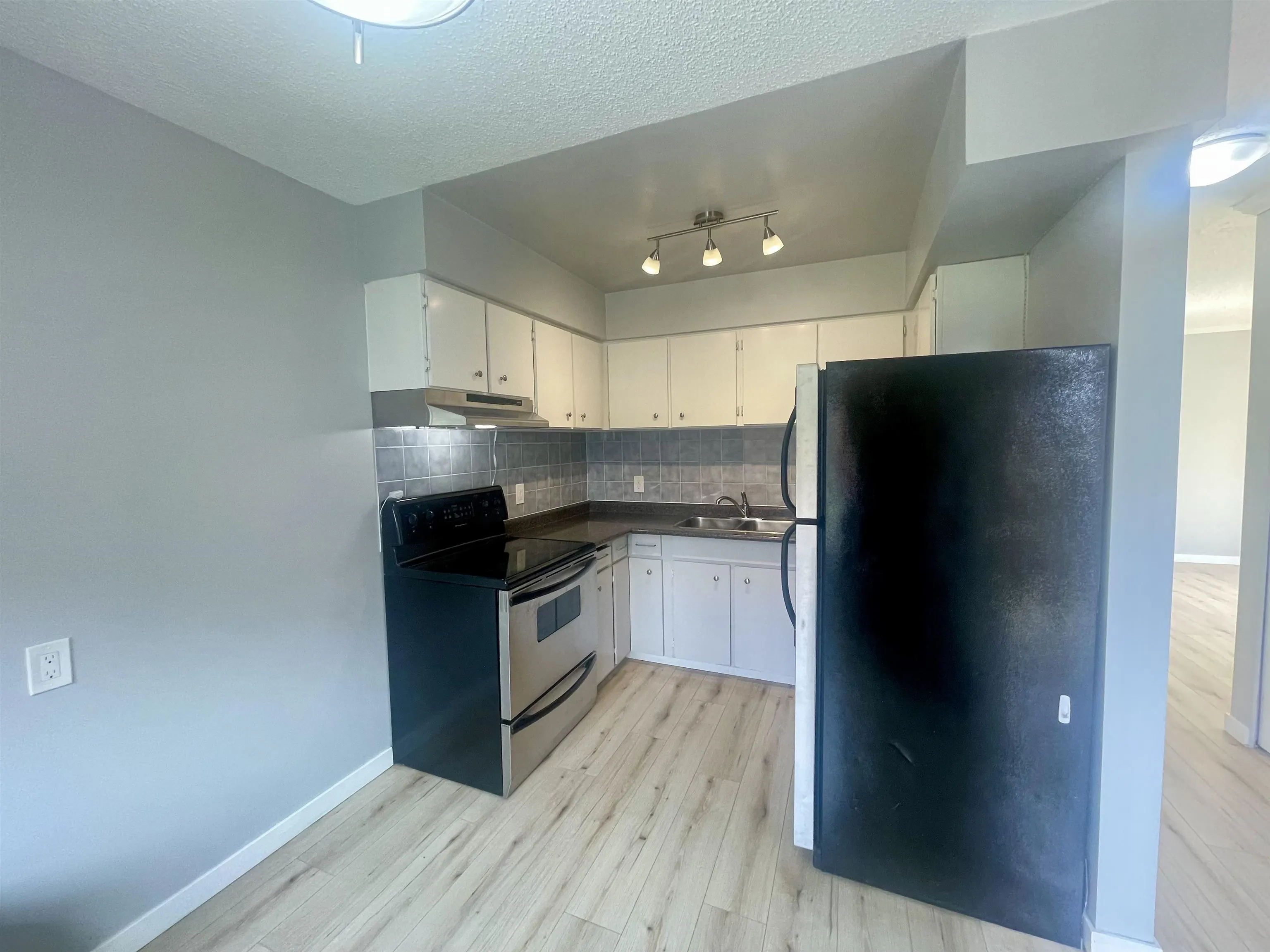 306 Highland Way #4