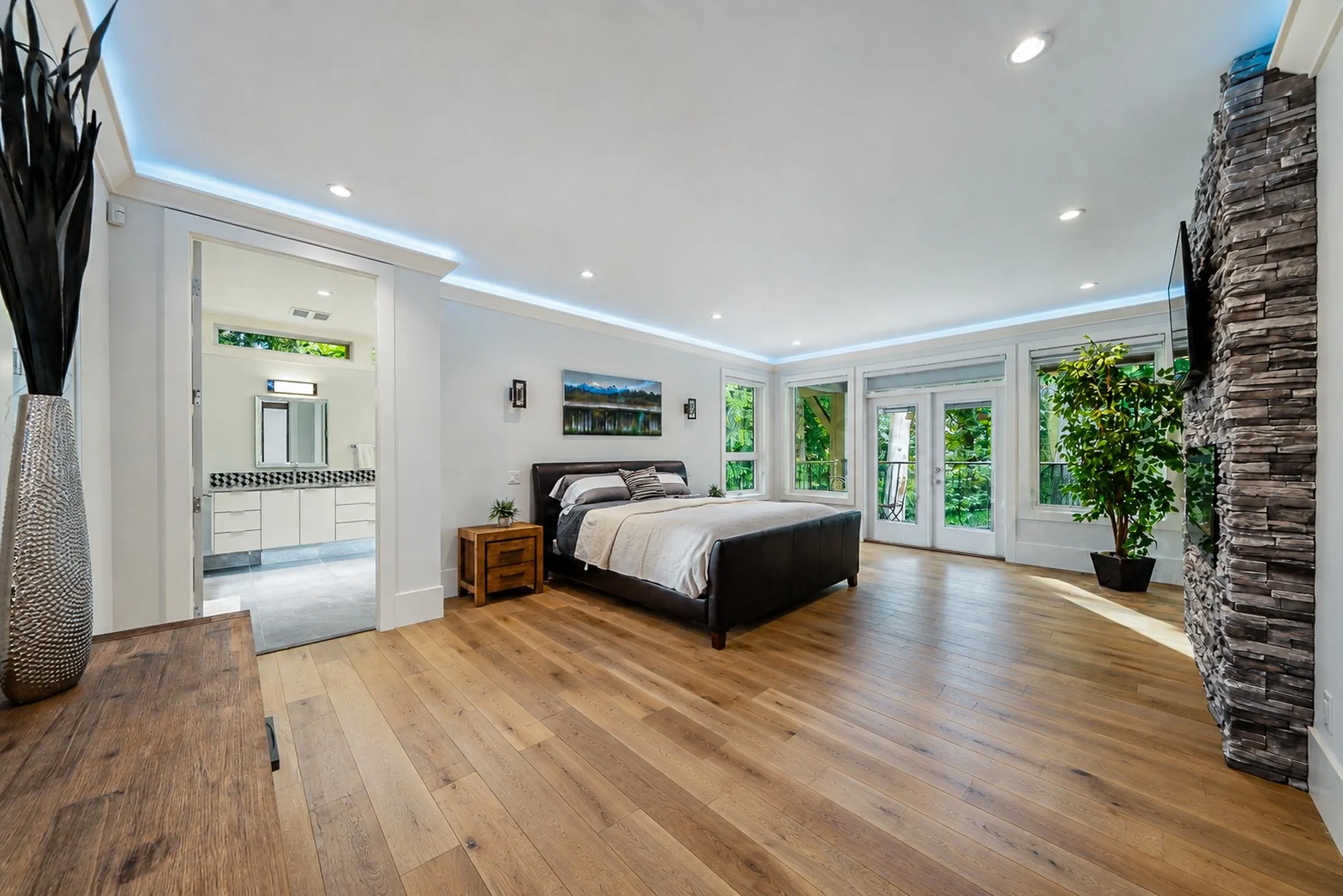 13262 Woodcrest Drive