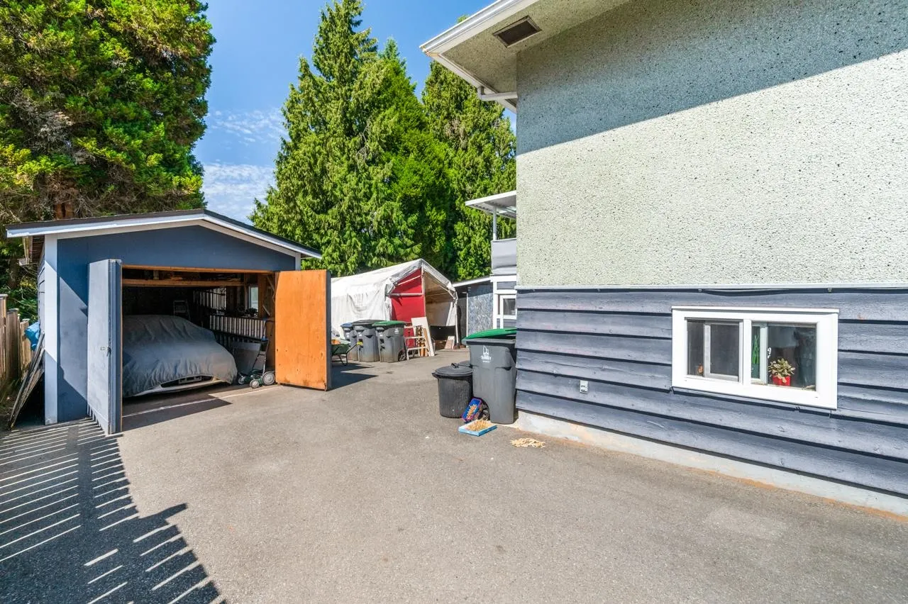 14940 Kew Drive