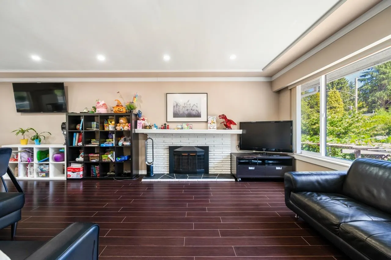 14940 Kew Drive
