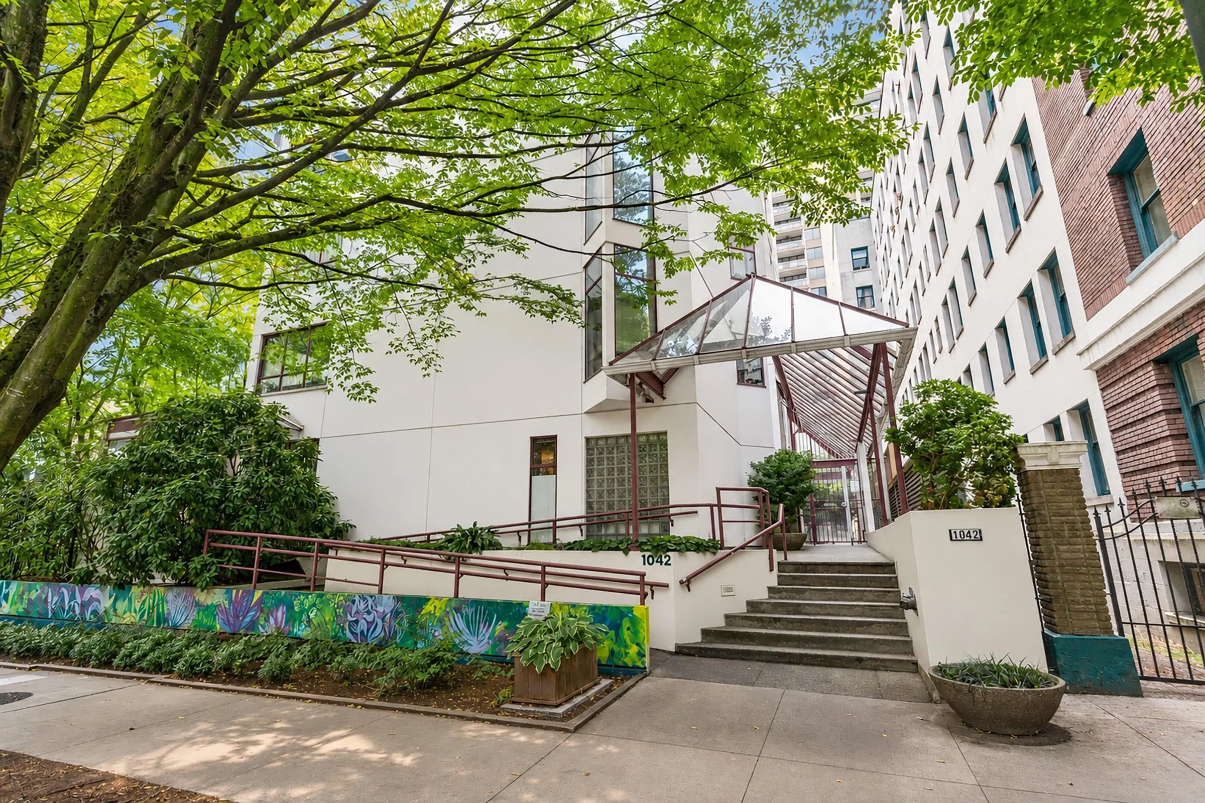 1042 Nelson Street #602