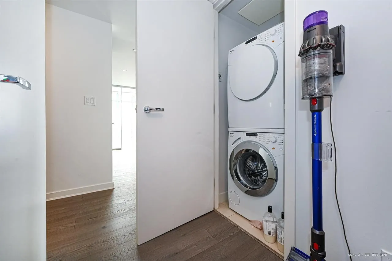 1028 Barclay Street #4001