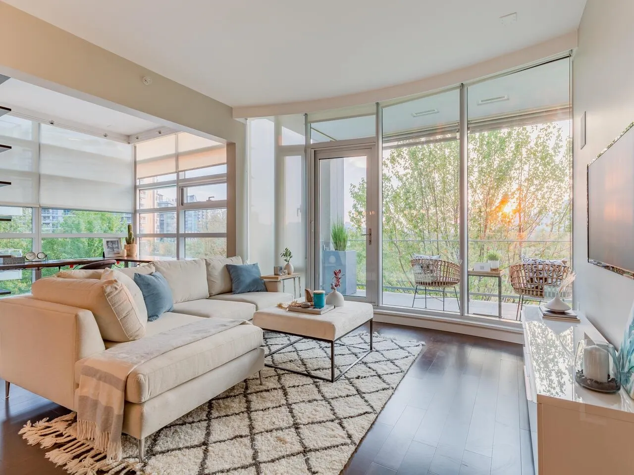 1616 Columbia Street #404